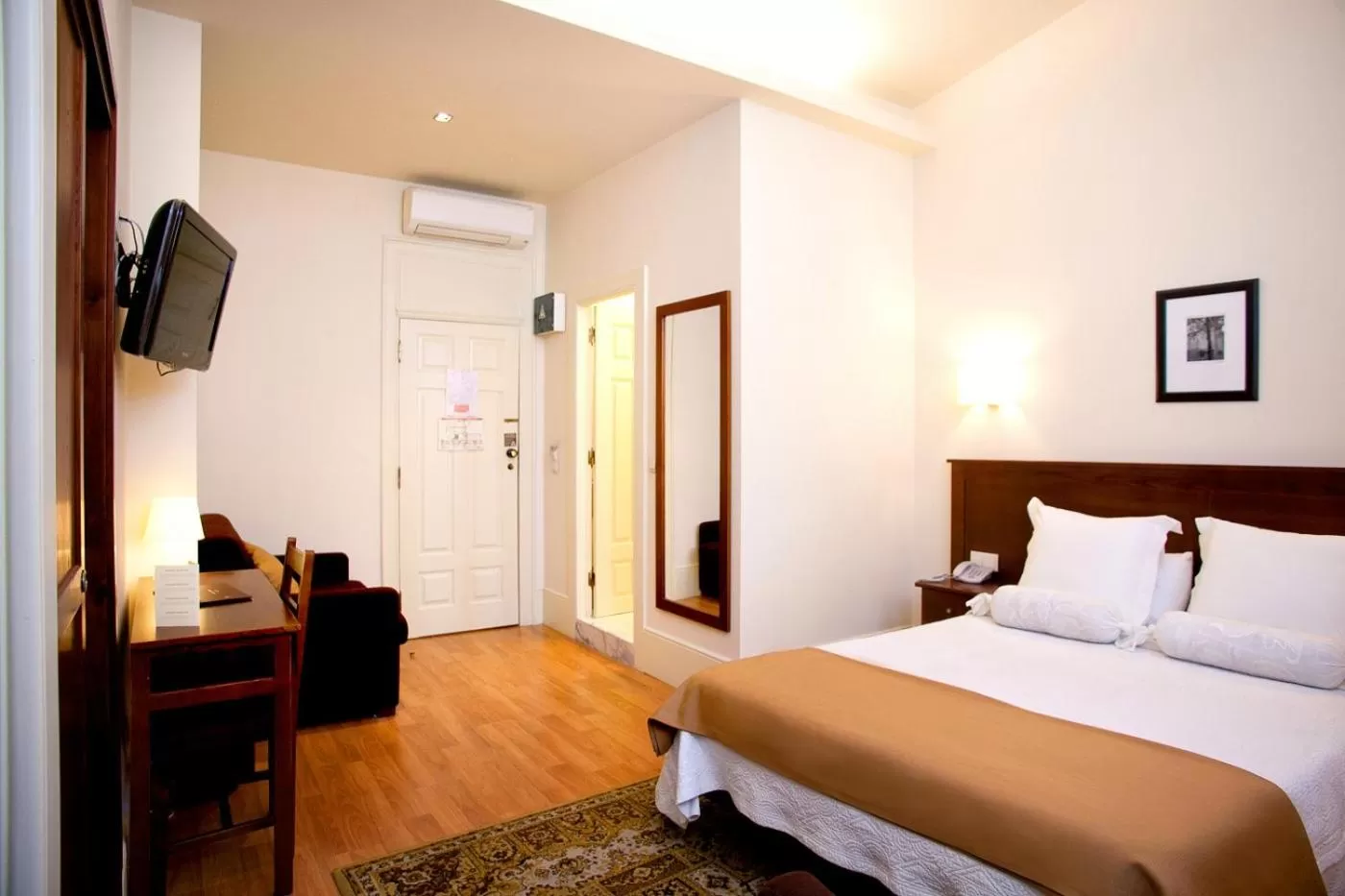 Decorative detail, Bed in Hotel Aliados