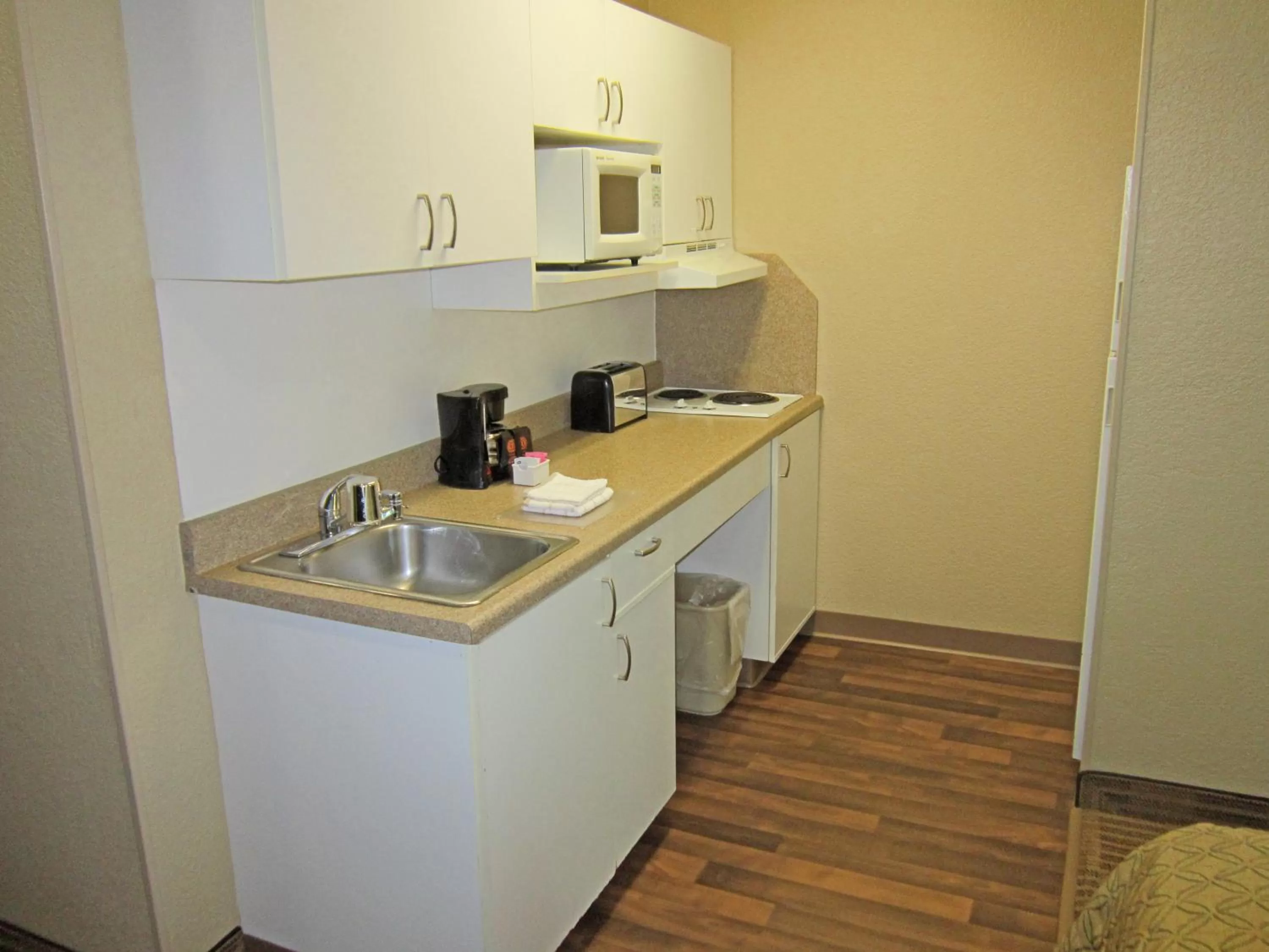 Kitchen or kitchenette in Extended Stay America Suites - Toledo - Holland