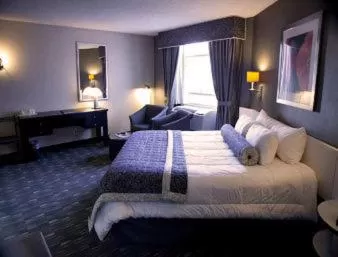 Spiral Loft King Suite - Non-Smoking in Ramada Plaza by Wyndham West Hollywood Hotel & Suites