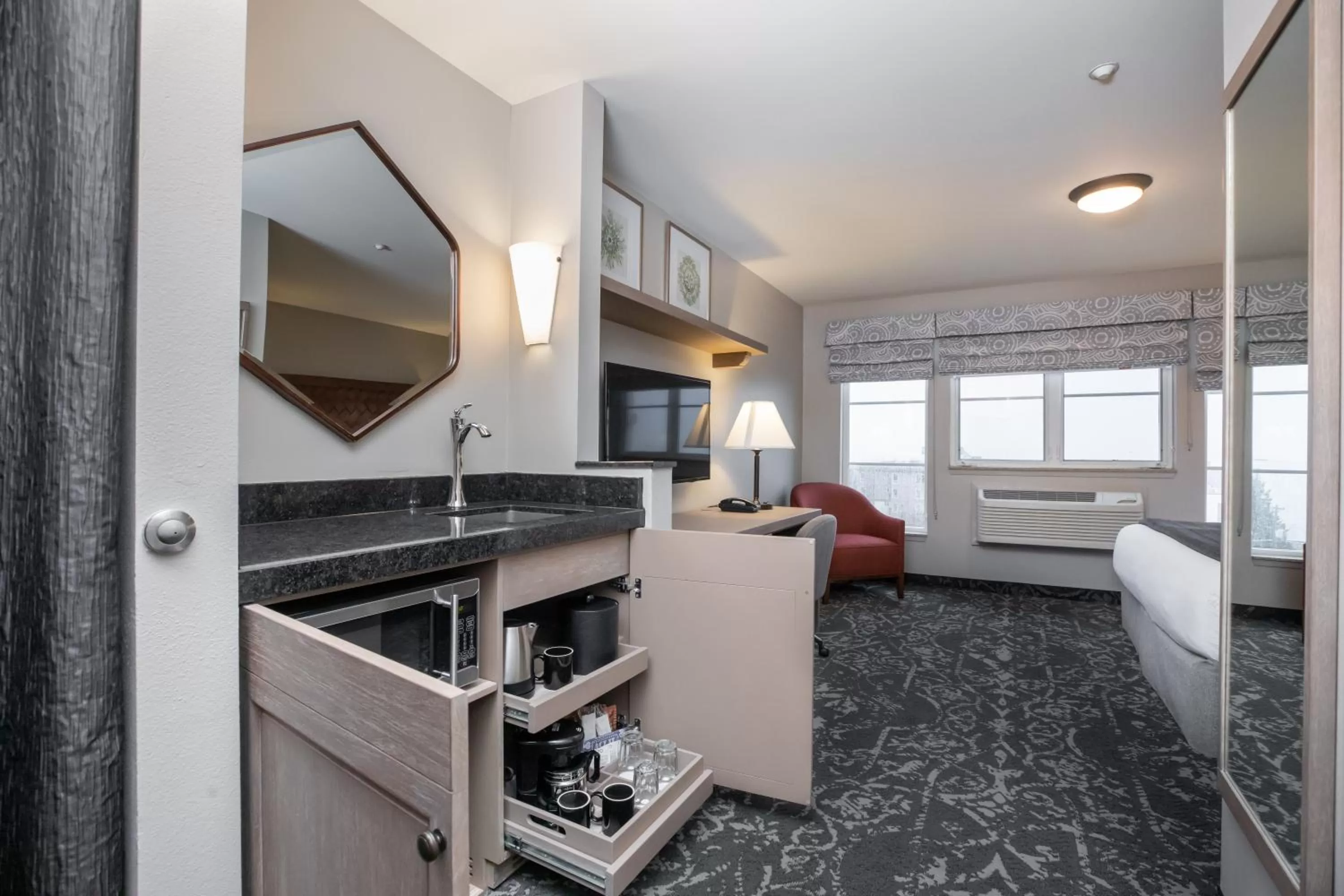 Kitchen or kitchenette in The Mediterranean Inn