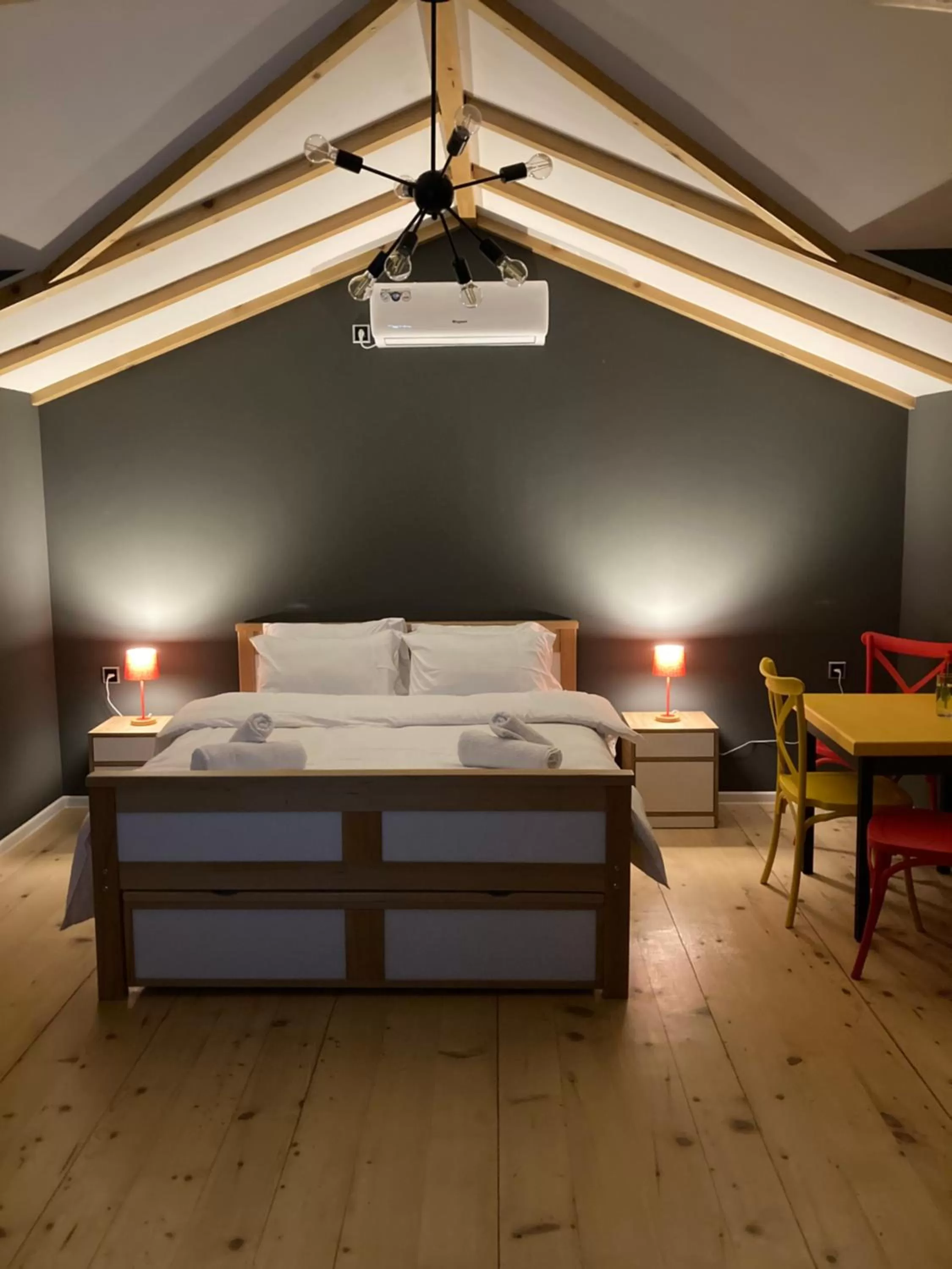 Bed in Borjomi Yellow Hotel