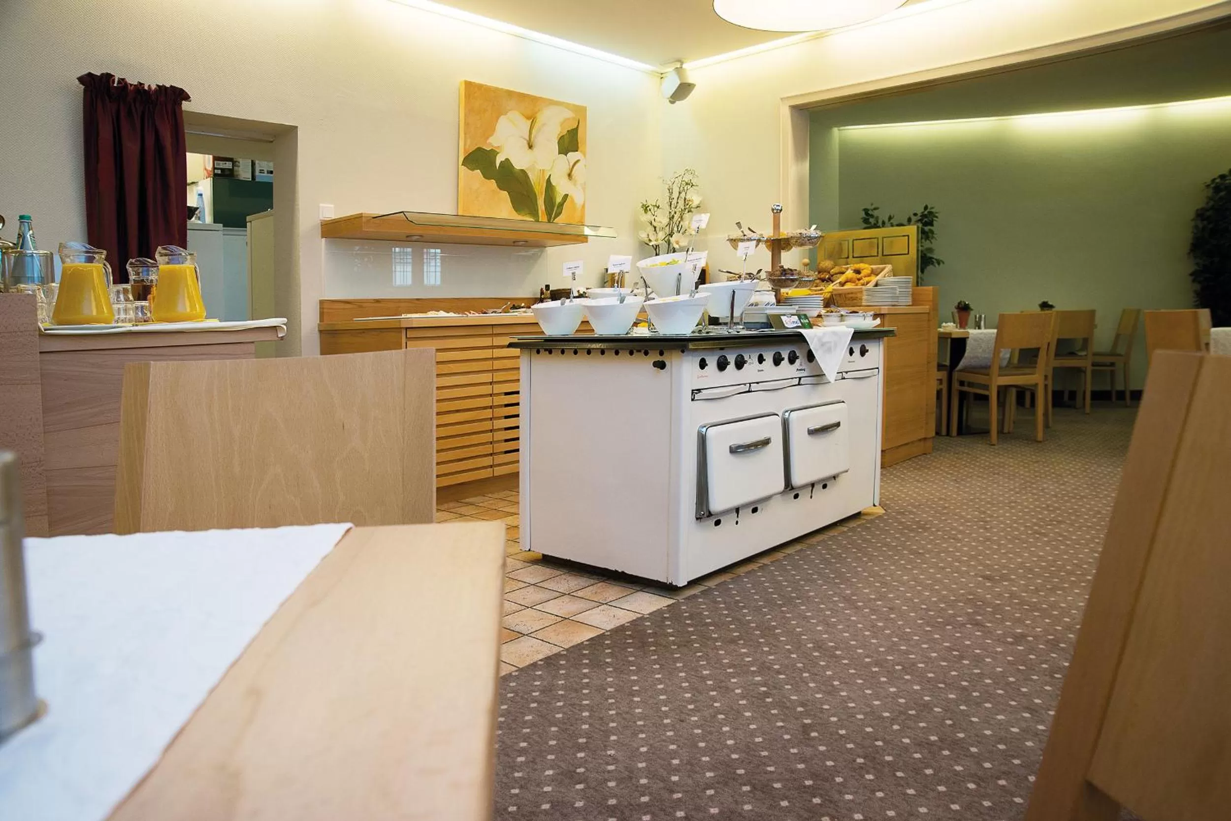 Kitchen or kitchenette in Comfort Garni Stadtzentrum Hotel
