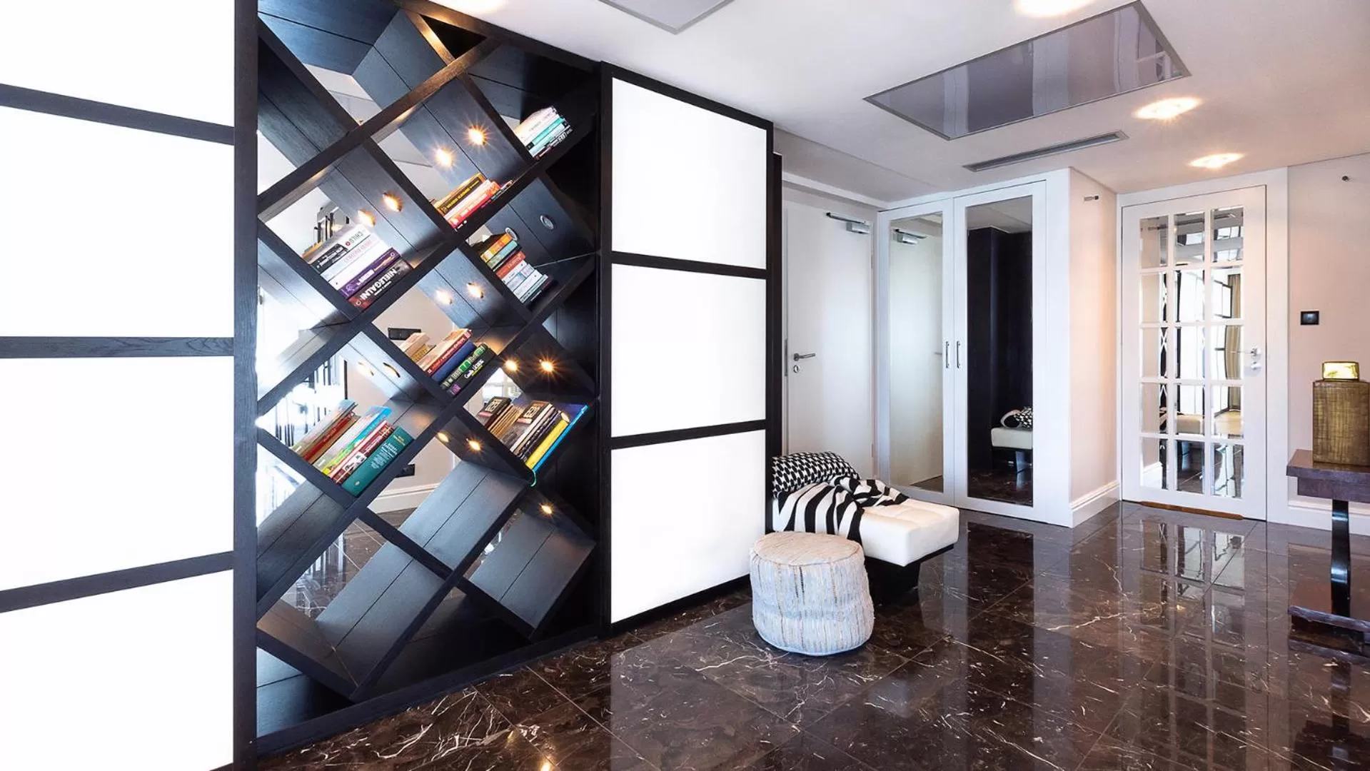 Living room in Ultra Marine by Zdrojowa