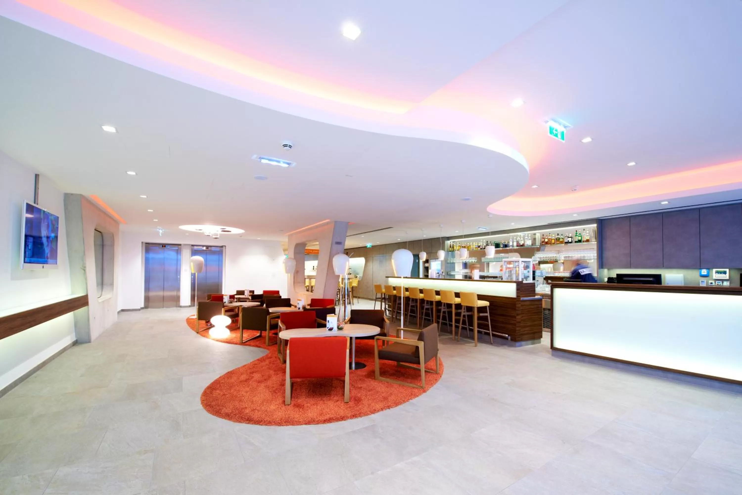 Lounge or bar in Simm's Hotel - cityhotel next to Metro U3