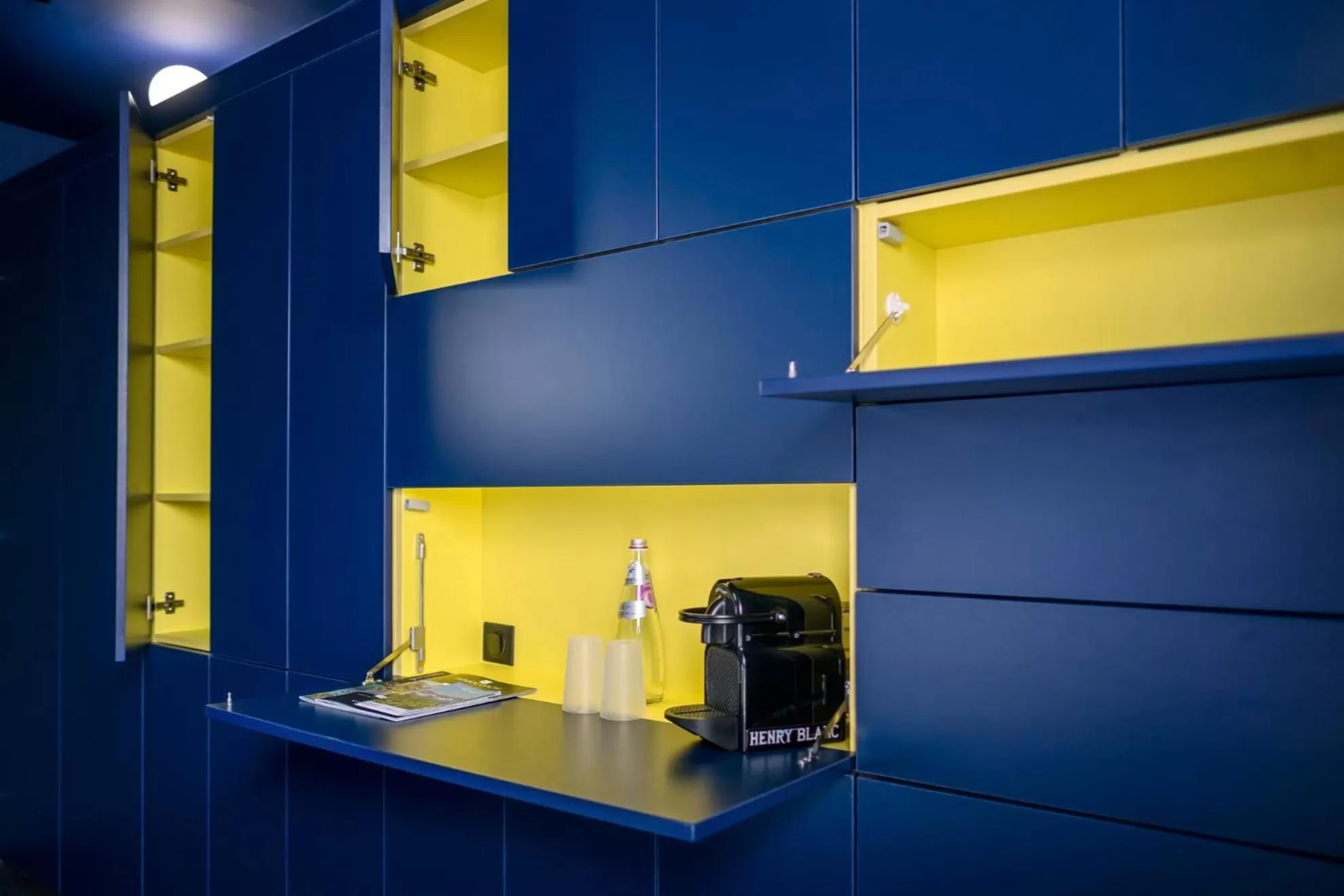 Decorative detail in Hôtel La Reine Jane