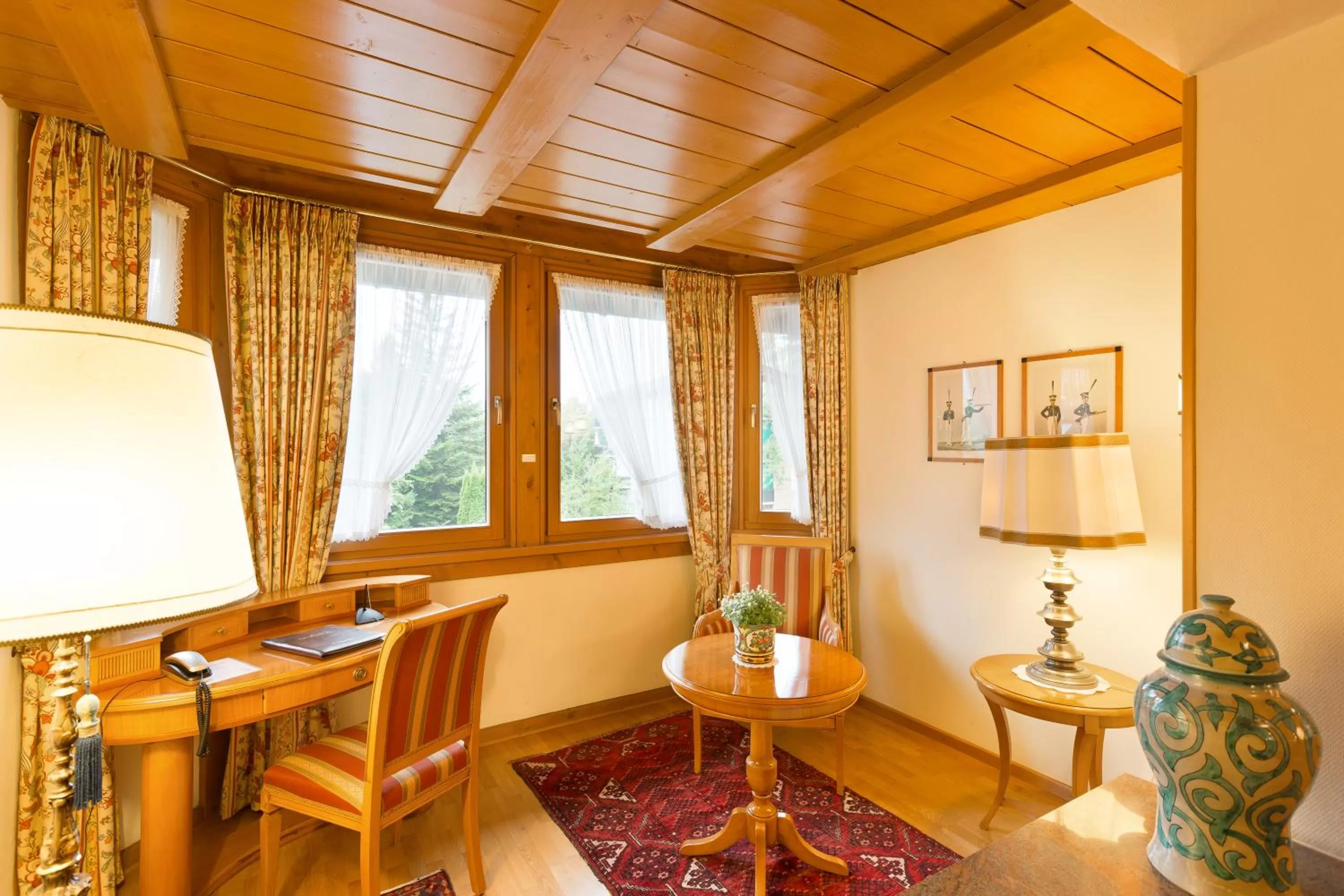 Seating area in Reindl's Partenkirchener Hof