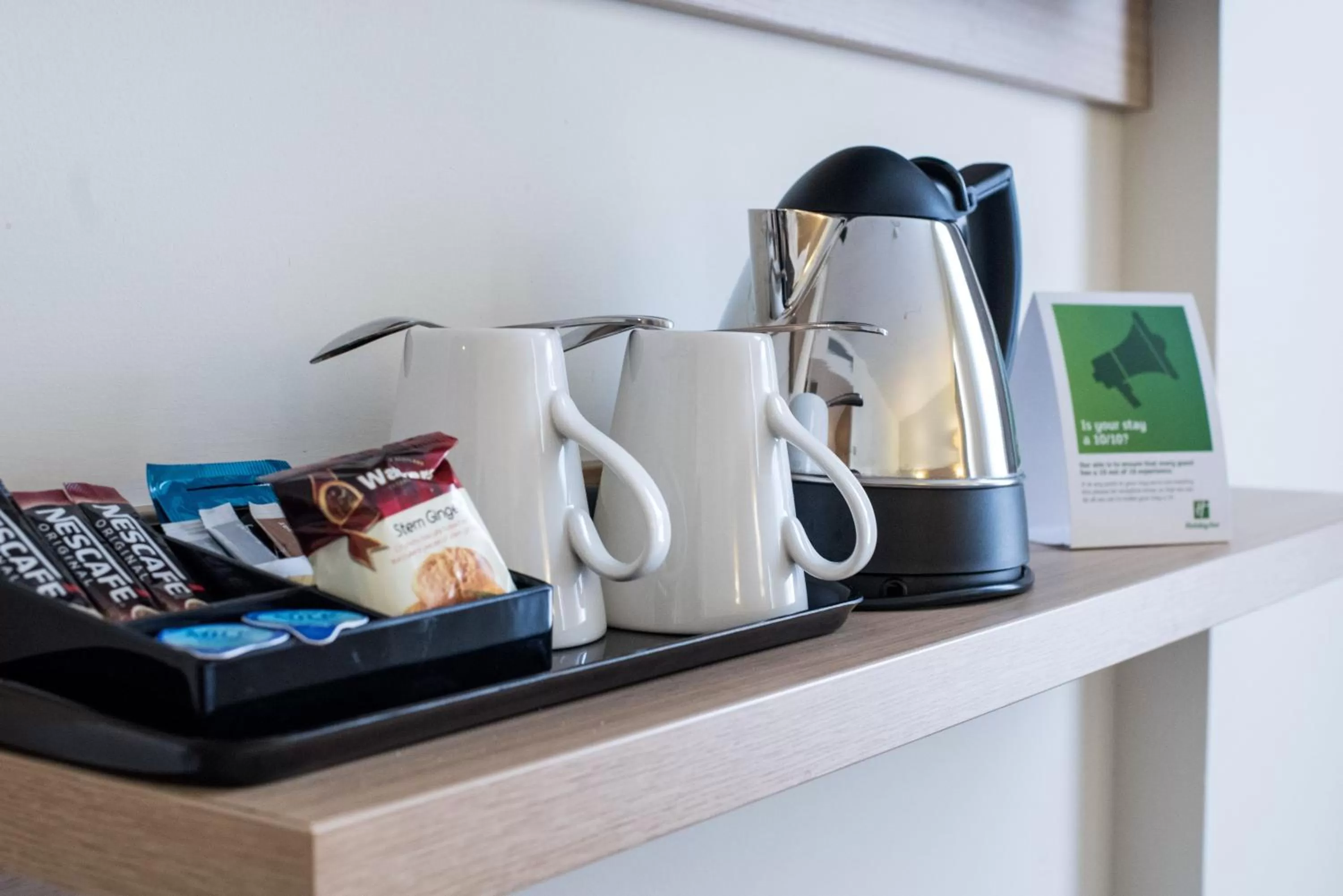 Photo of the whole room in Holiday Inn London Kensington High St. by IHG