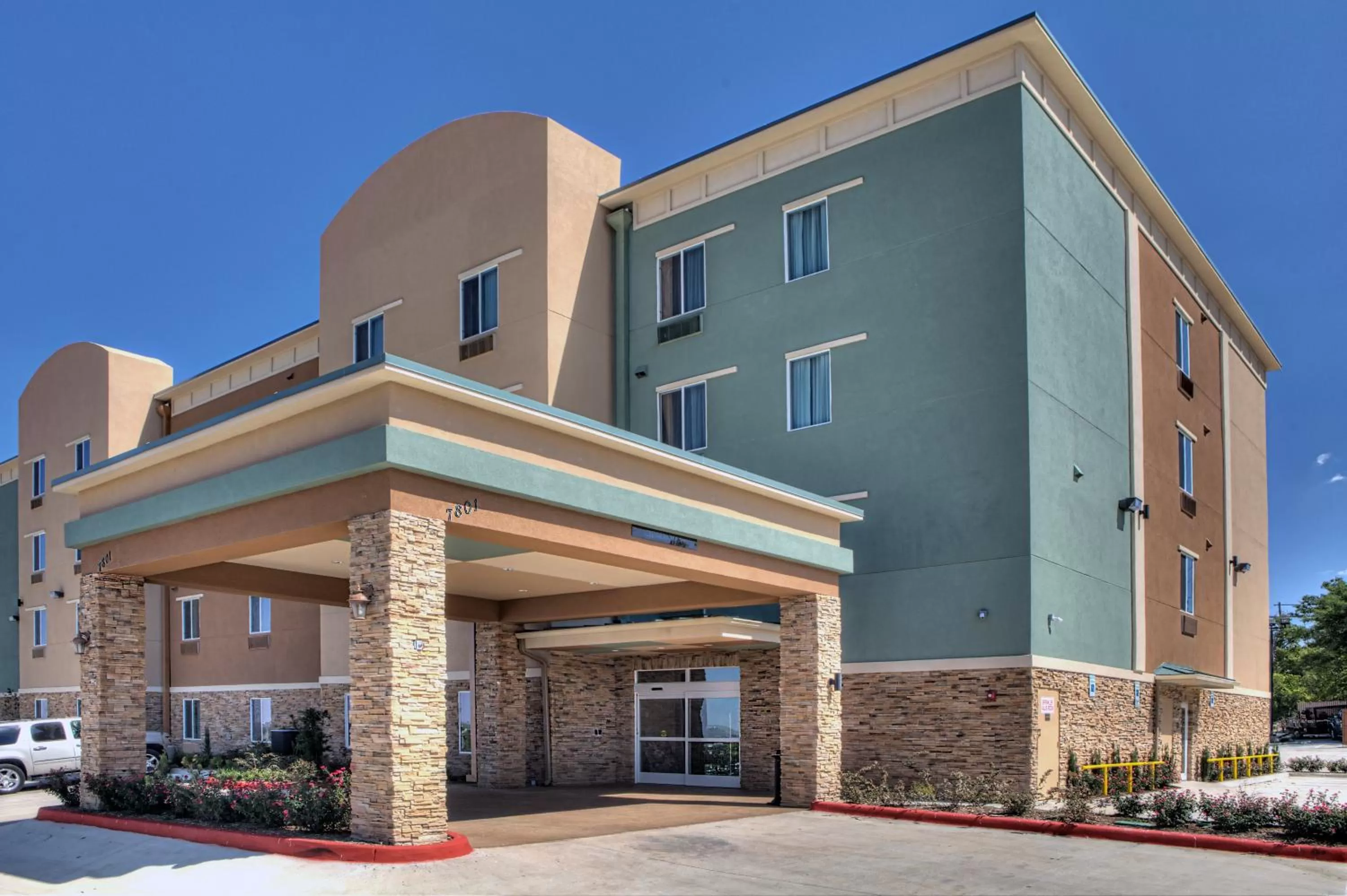Facade/entrance in Comfort Inn & Suites, White Settlement-Fort Worth West, TX