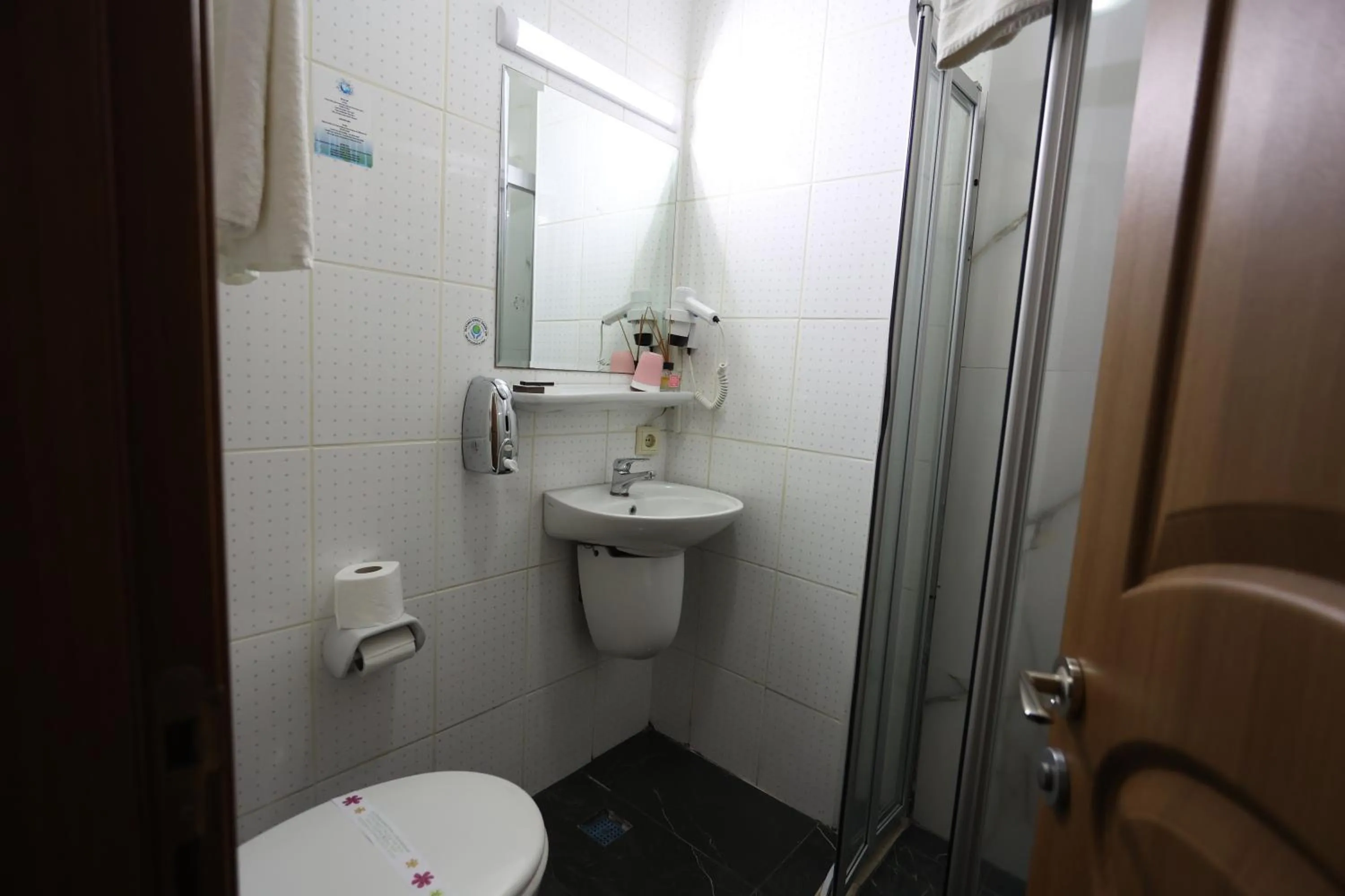 Bathroom in Arven Hotel