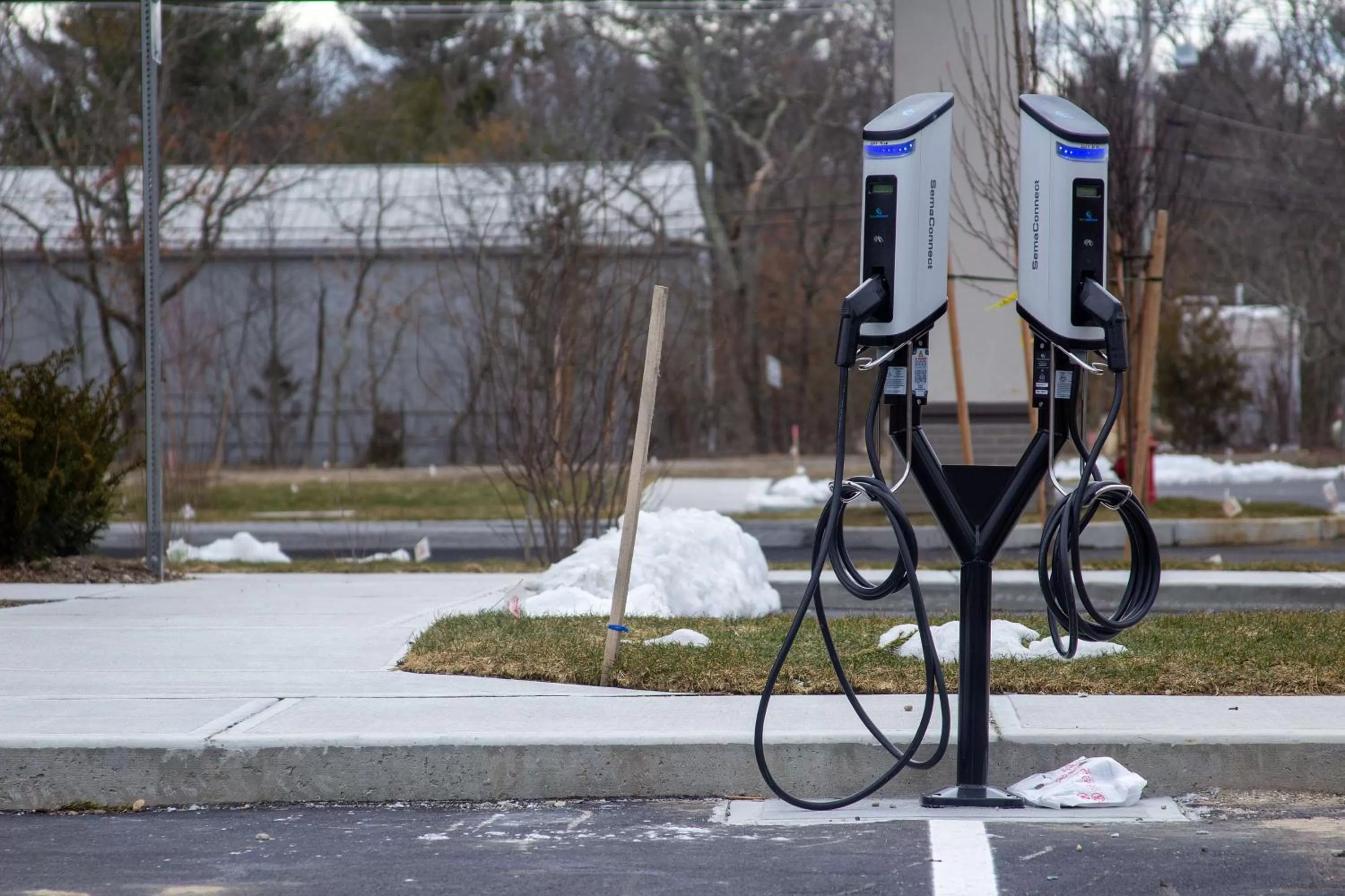 Inner courtyard view in Hampton Inn North Attleboro, Ma