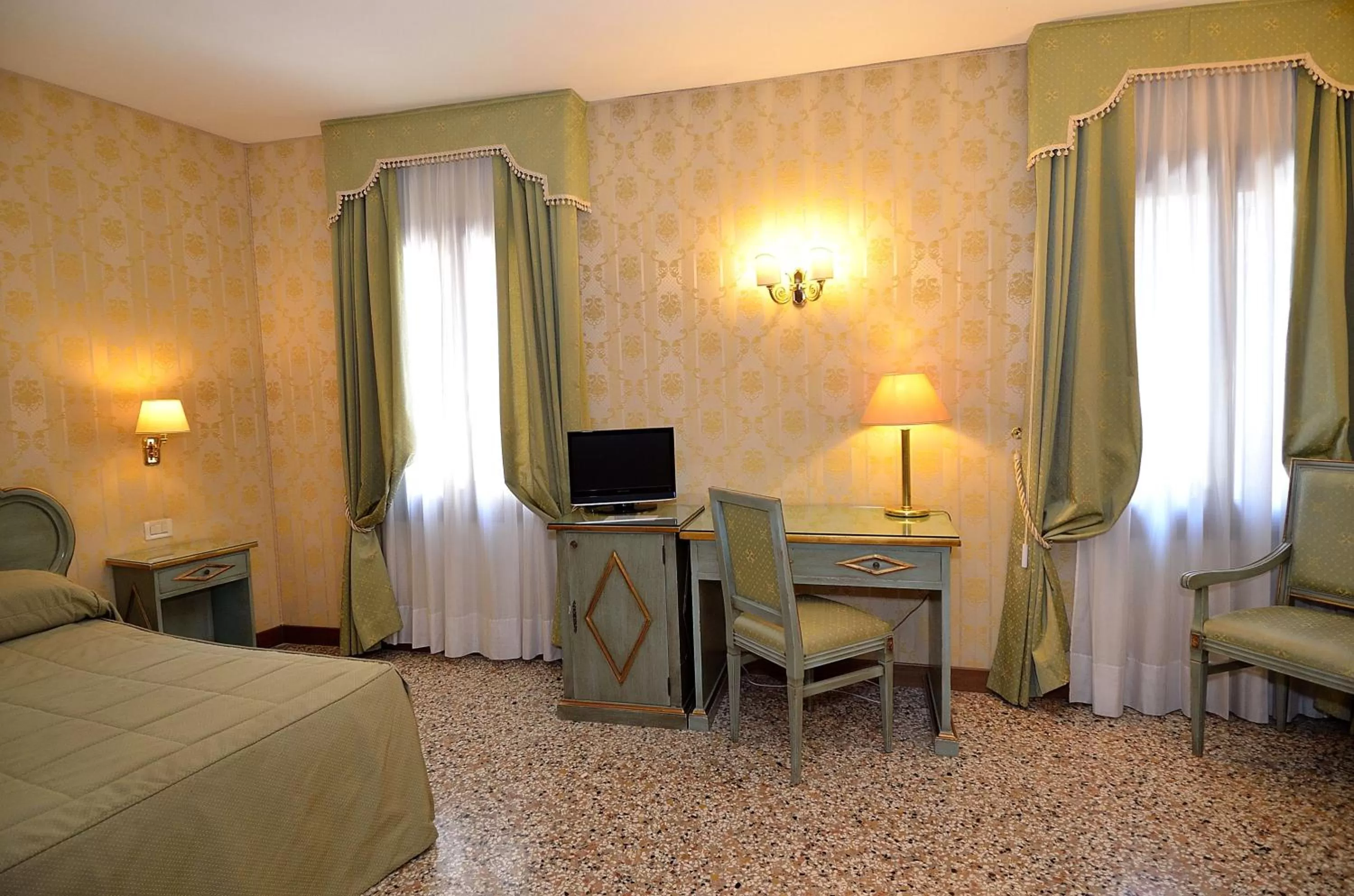 TV and multimedia, Bed in Locanda La Corte