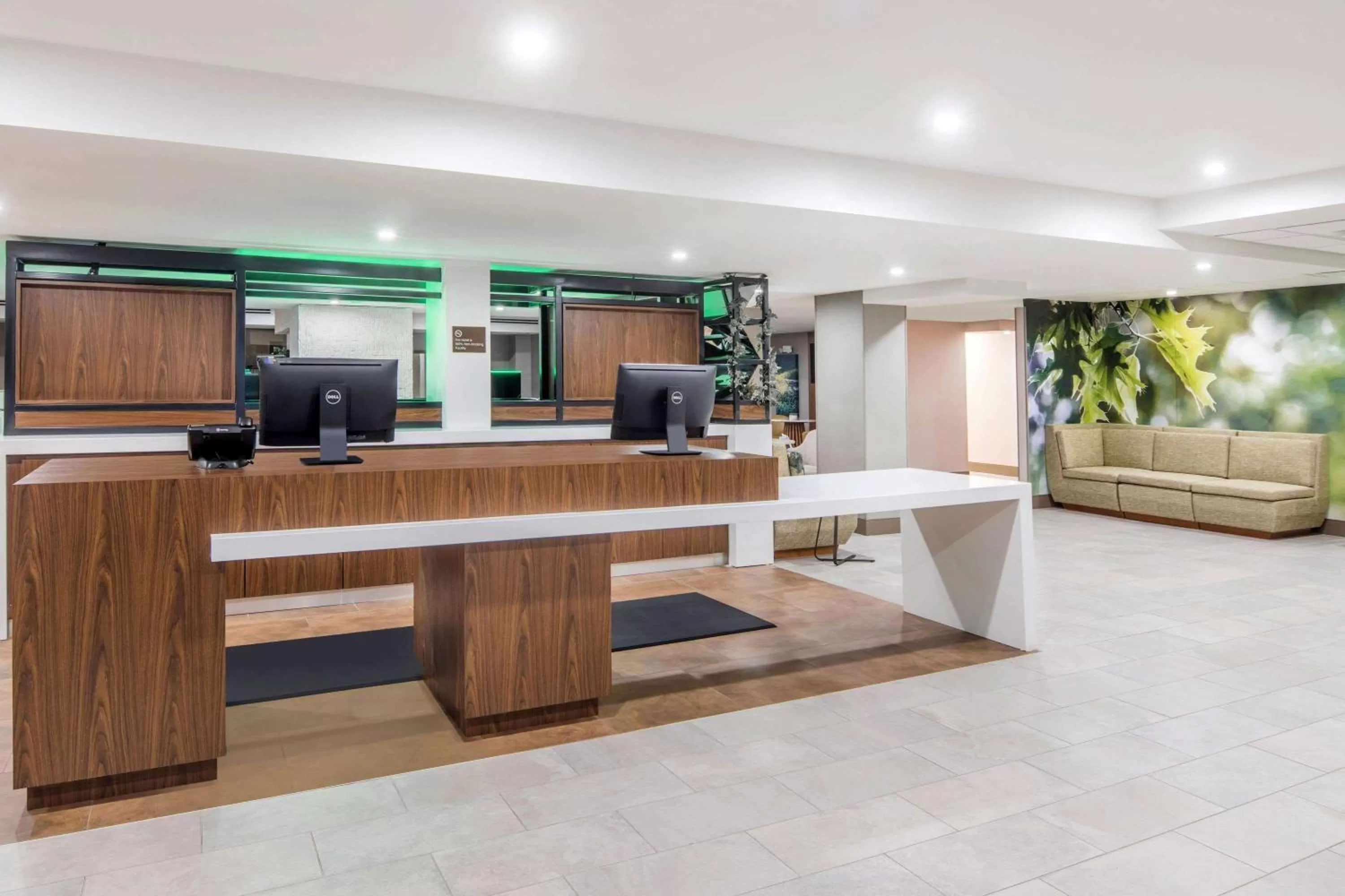 Lobby or reception in Wyndham Garden Marietta Atlanta North