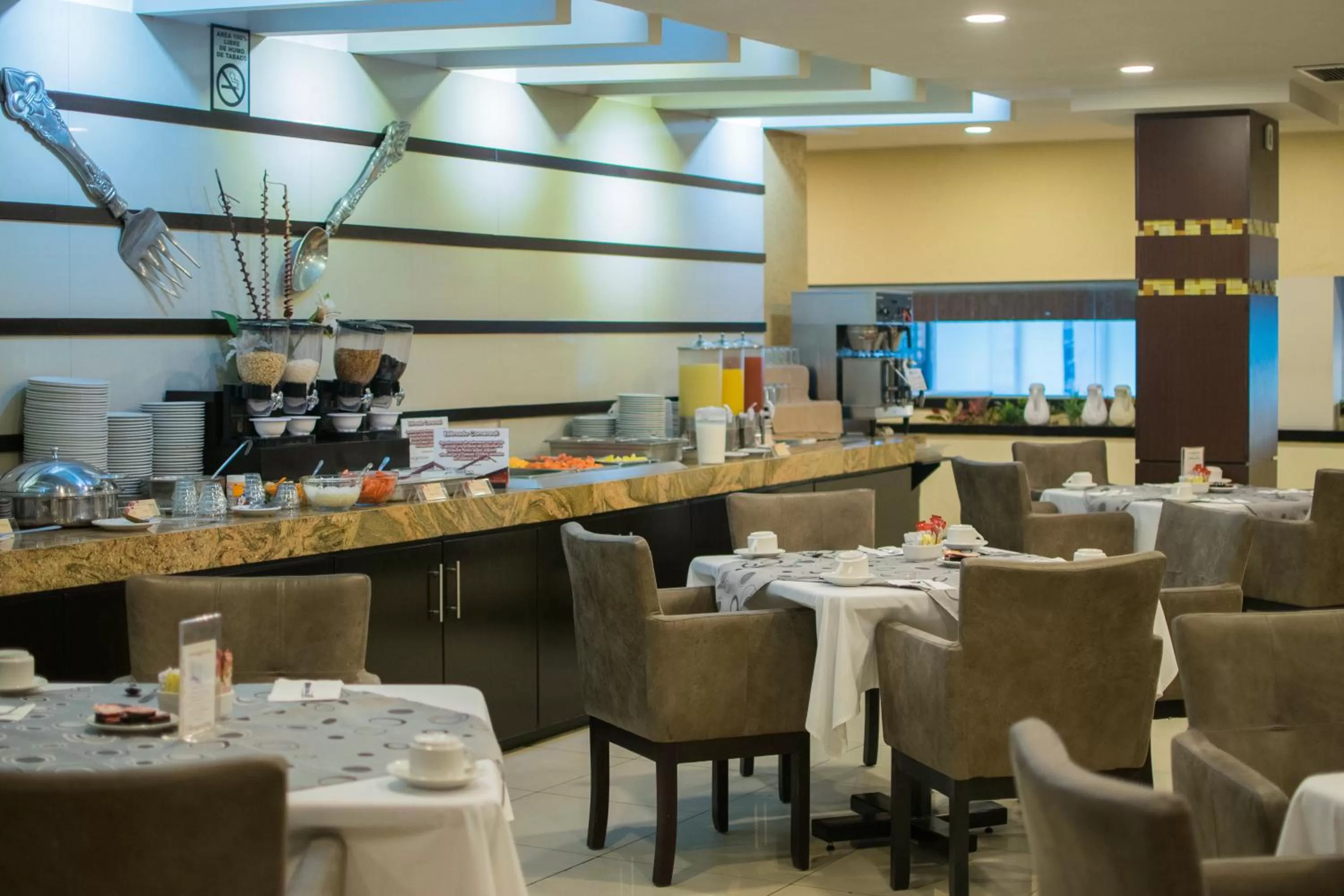 Restaurant/places to eat in Wyndham Garden Aguascalientes Hotel & Casino