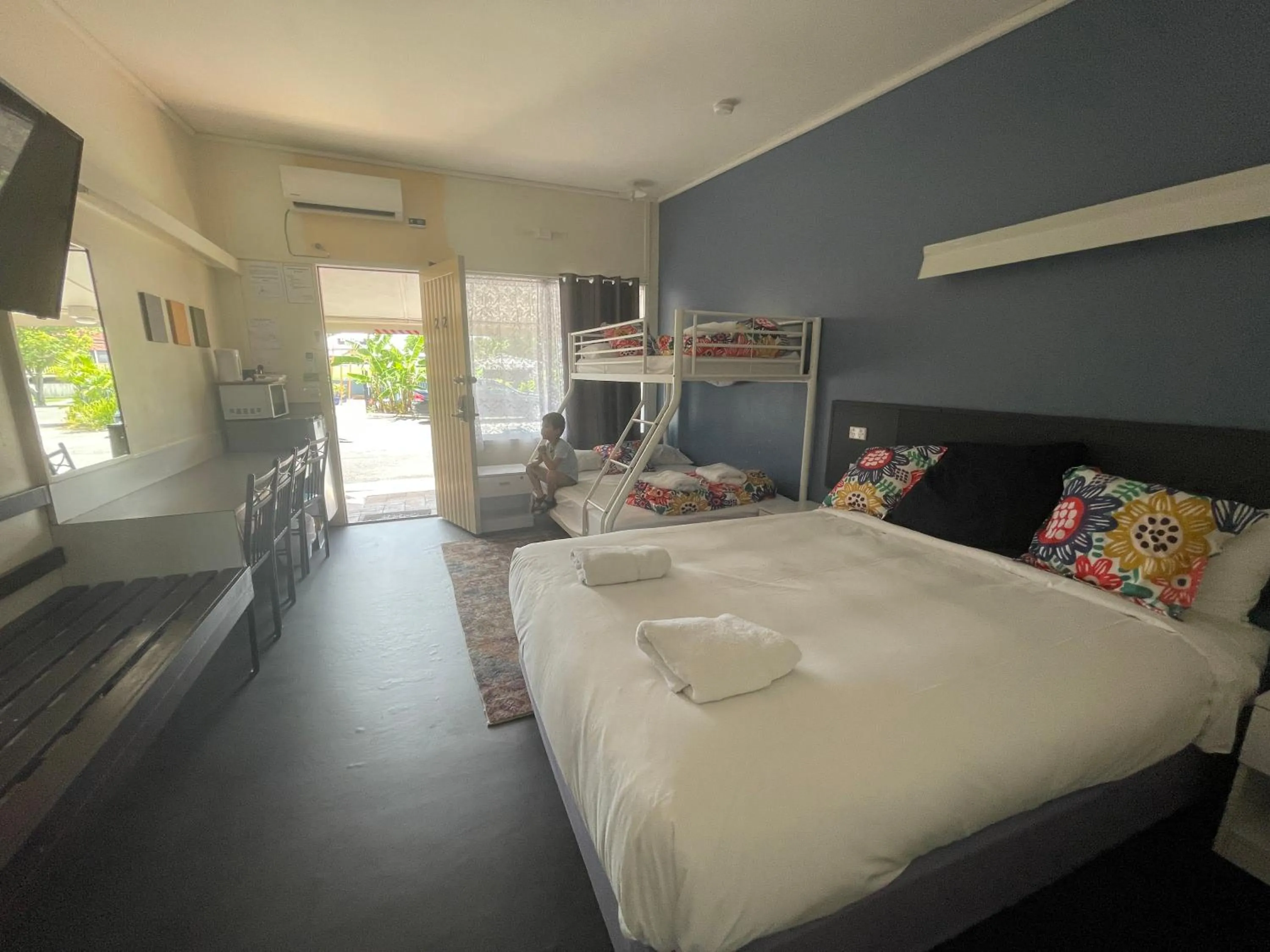 Bedroom, Bed in Arkana Motel