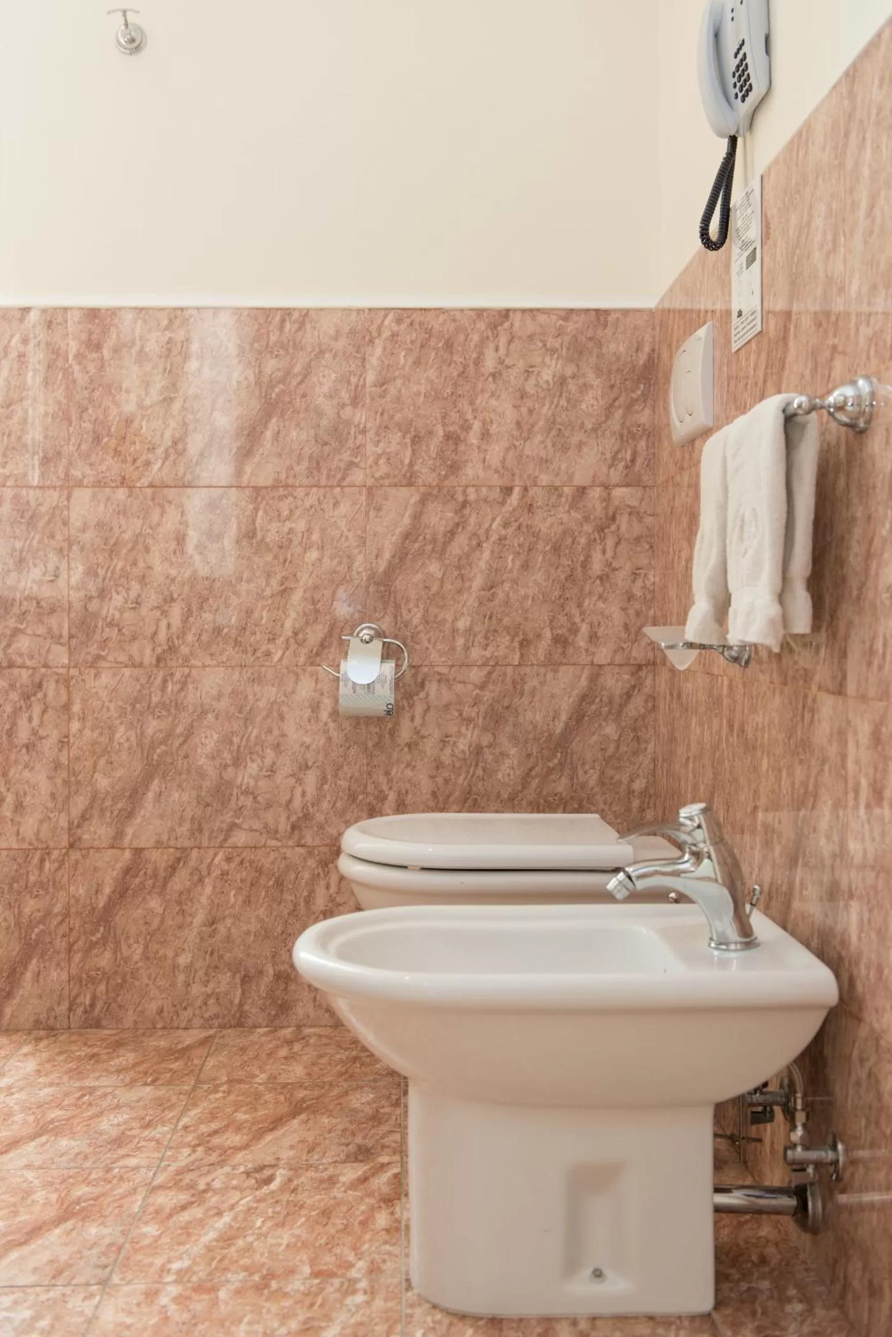 Toilet in Grand Hotel Di Lecce