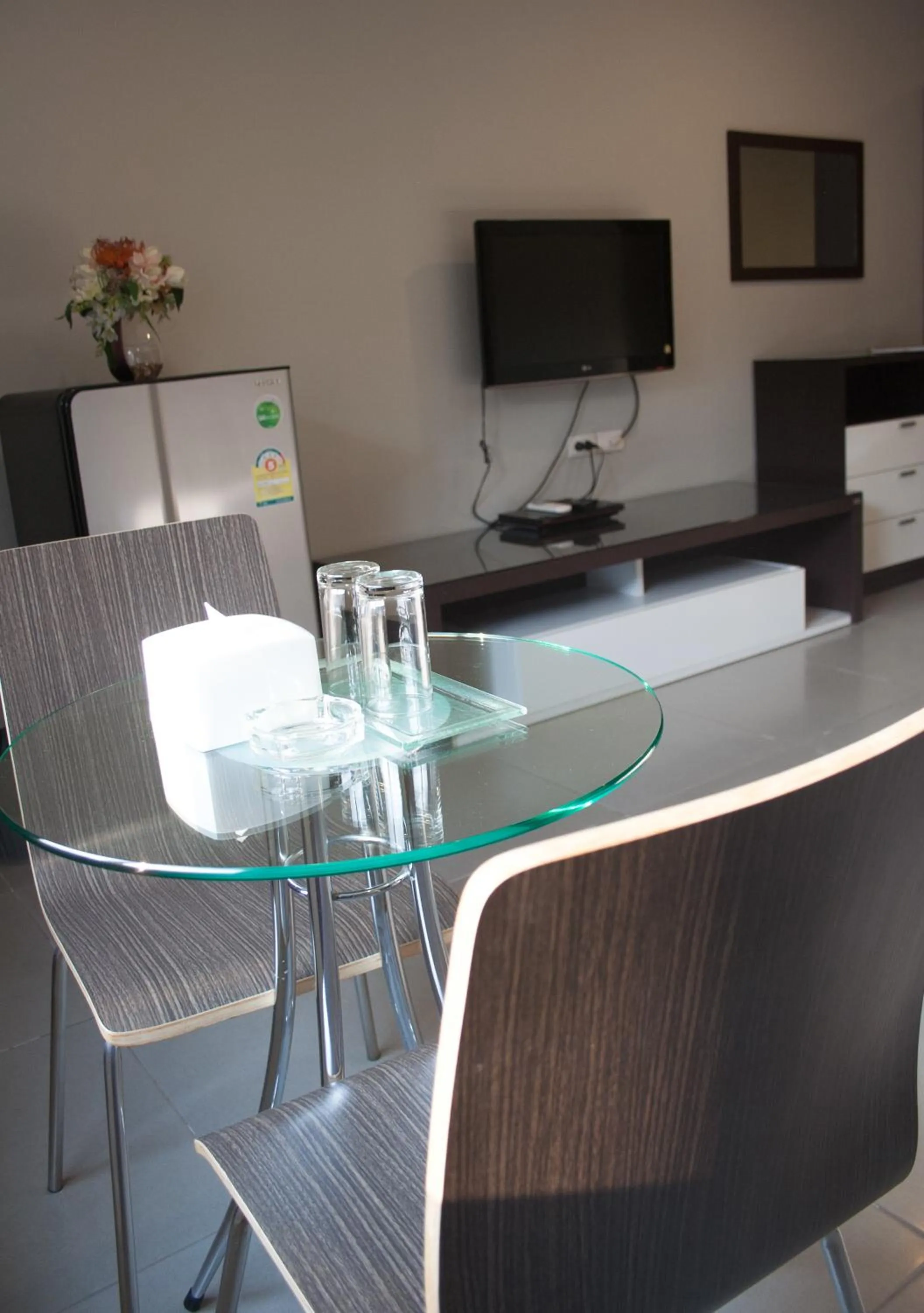 Photo of the whole room, TV/Entertainment Center in 14 Living