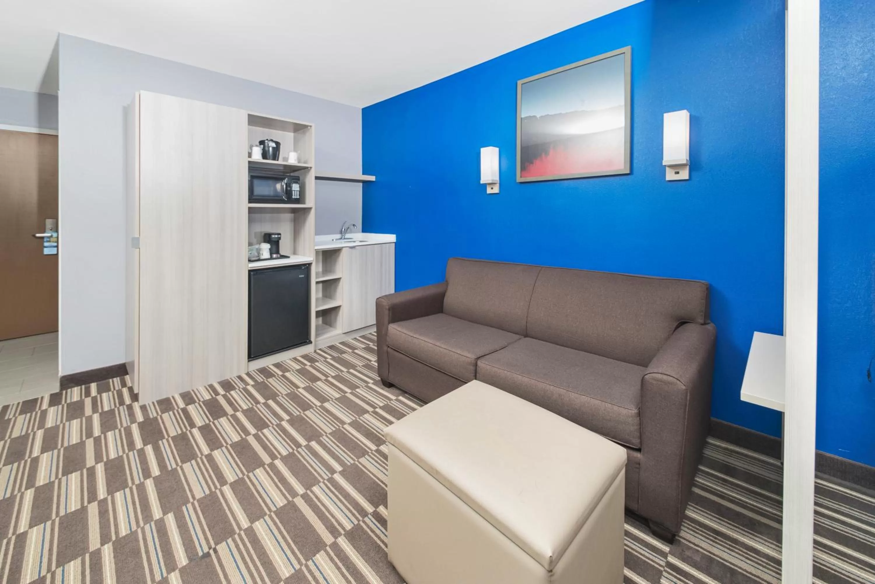 Living room in Microtel Inn & Suites by Wyndham Bethel/Danbury