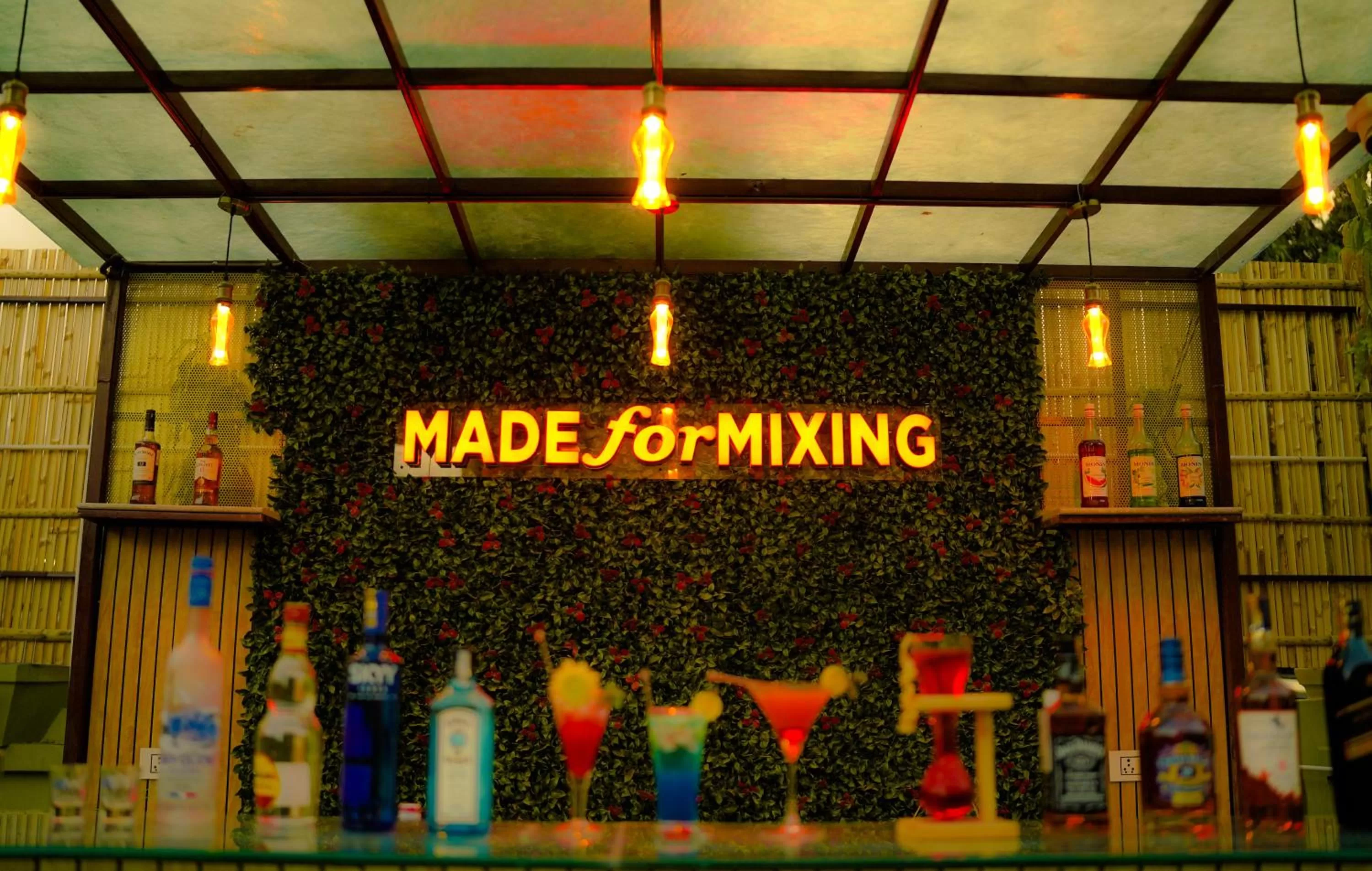 oven in Treebo New Rockwell Vivek Vihar