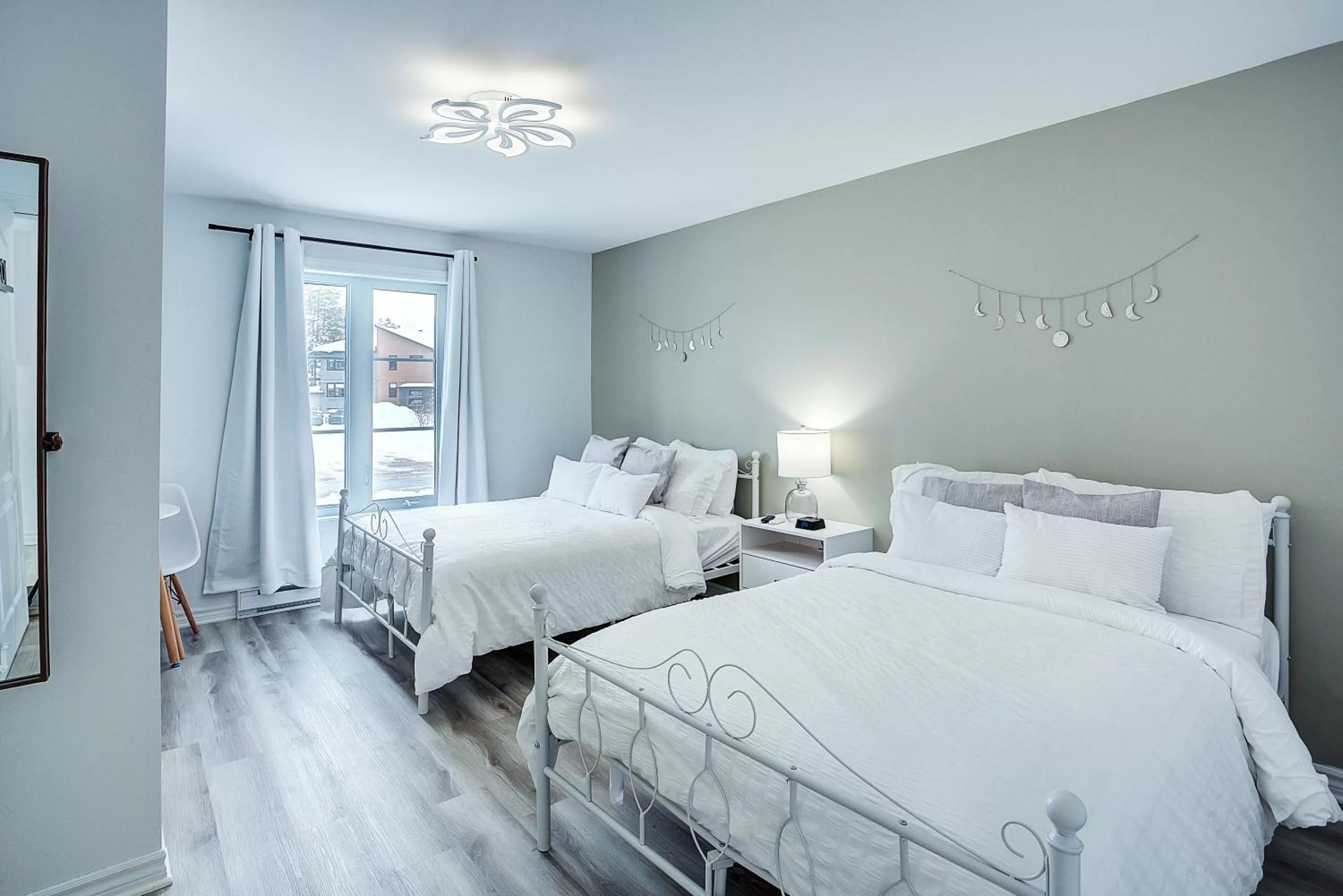 Bed in Le 900 Tremblant Inn Café and Bistro