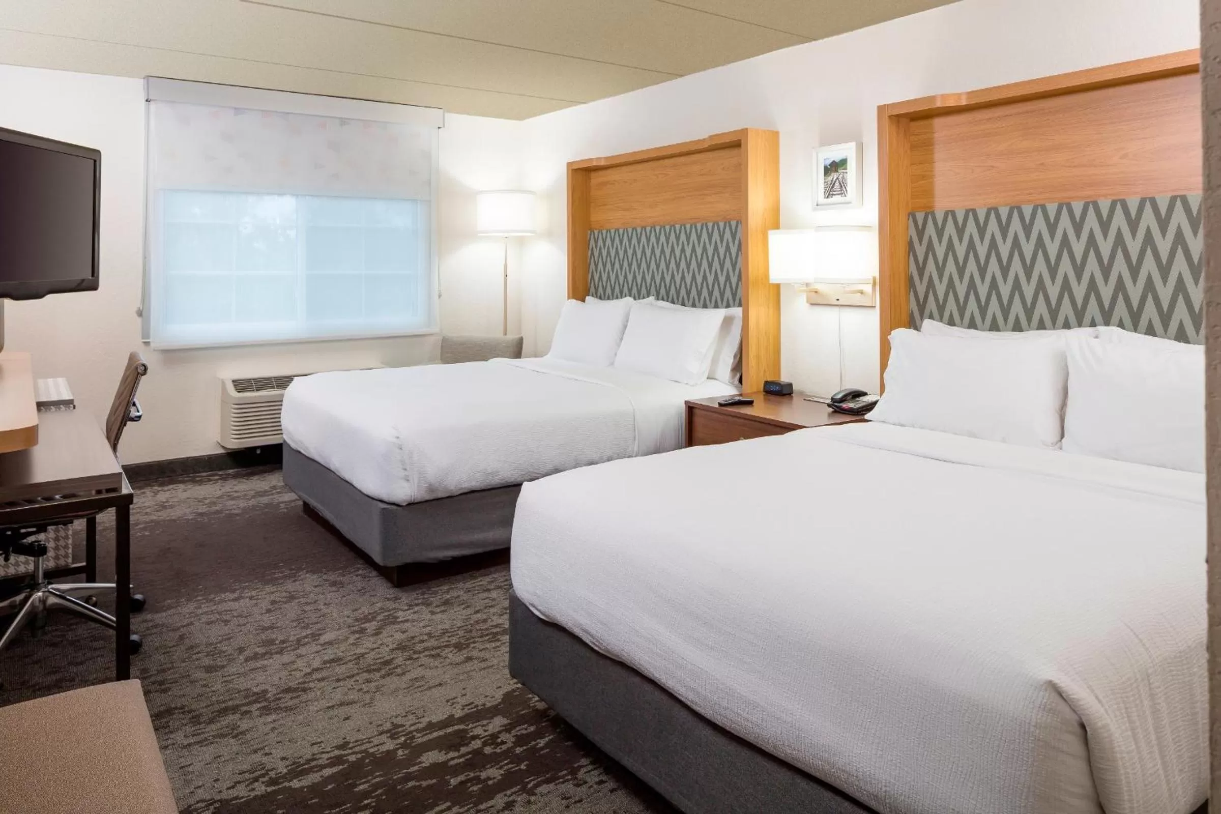 Bedroom, Bed in Holiday Inn Salem by IHG