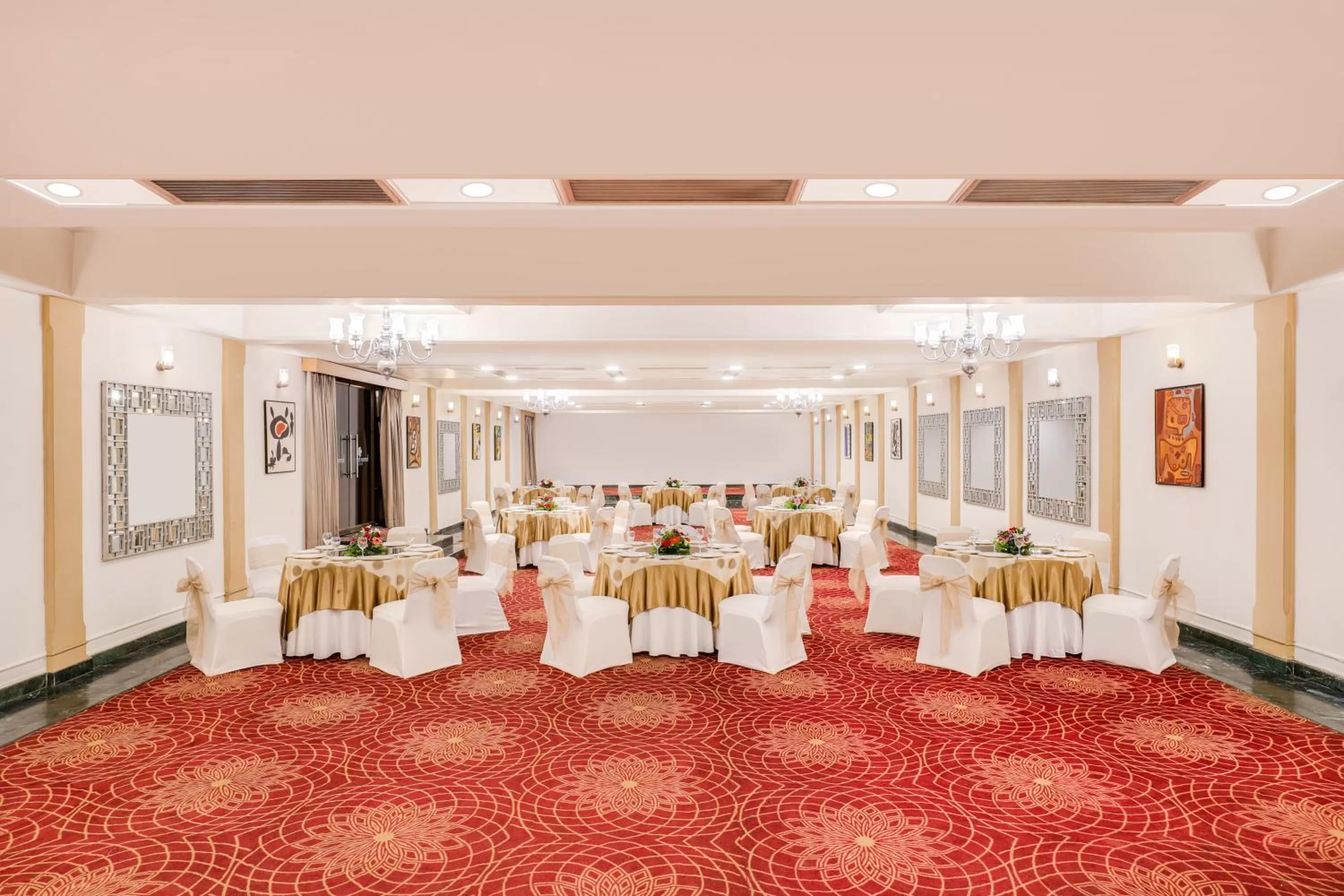 Banquet/Function facilities in Lemon Tree Hotel, Aurangabad