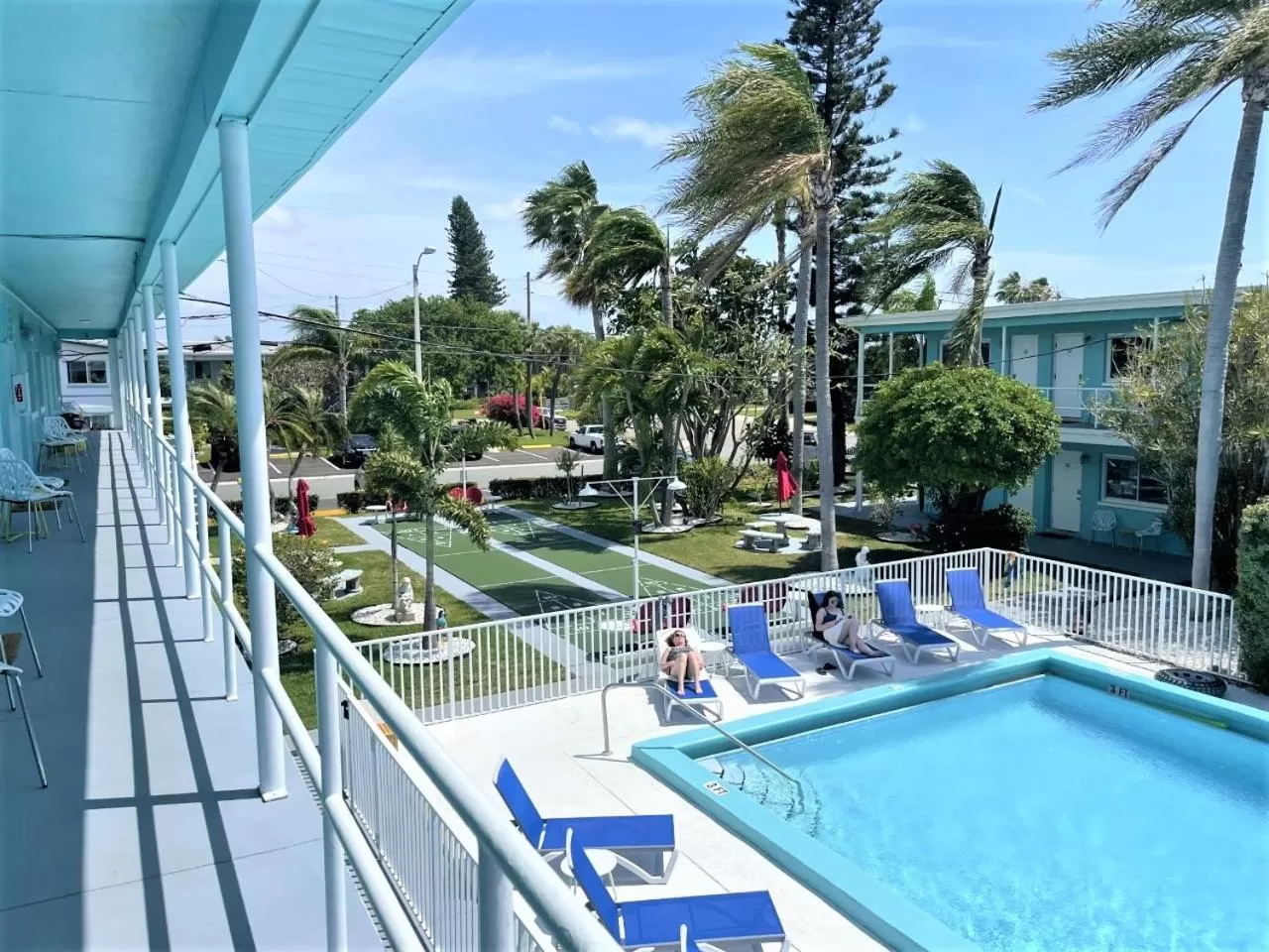 Balcony/Terrace, Swimming Pool in Sea Jay Motel and Marina