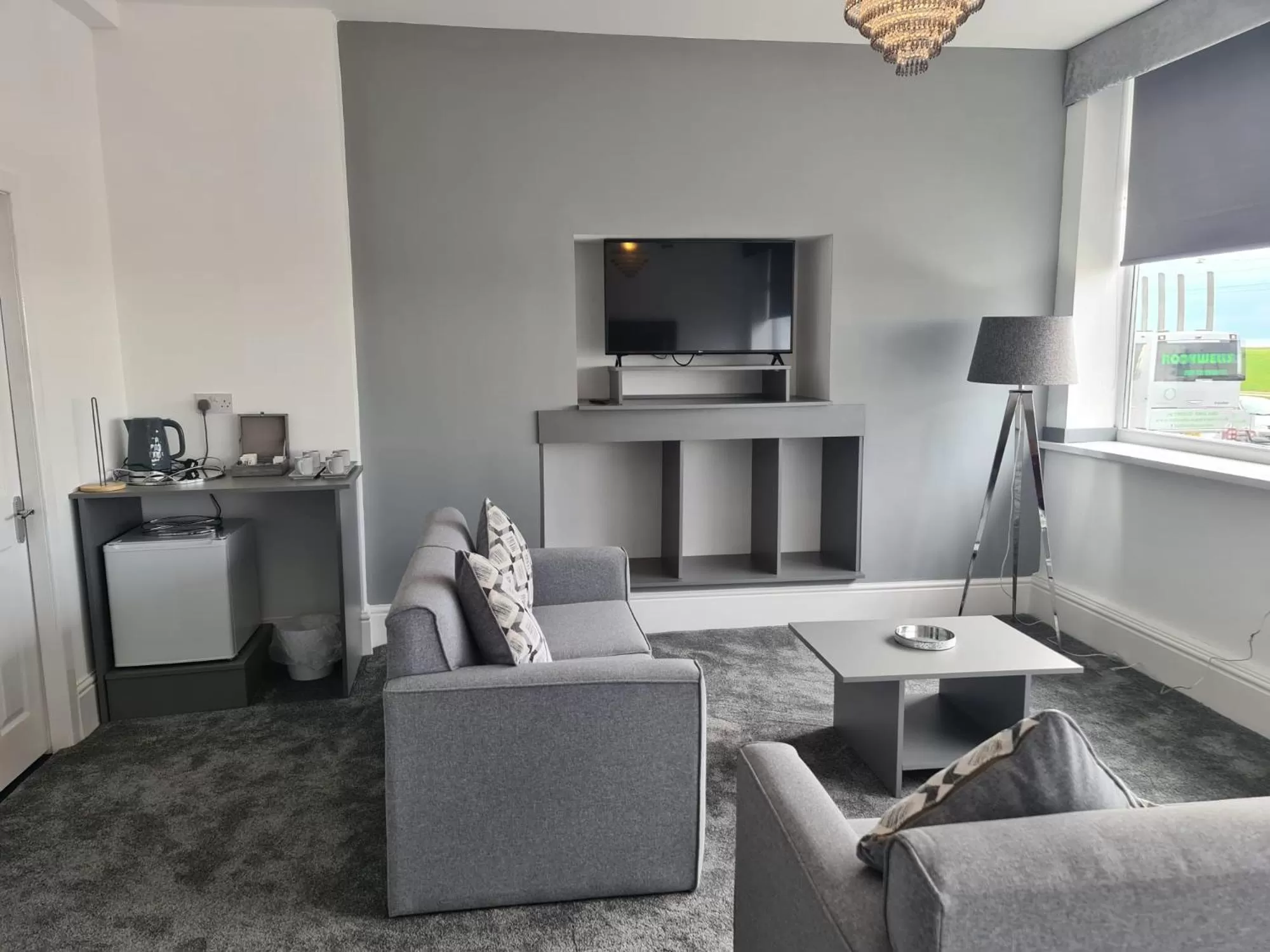 TV and multimedia in Royal Seabank Hotel