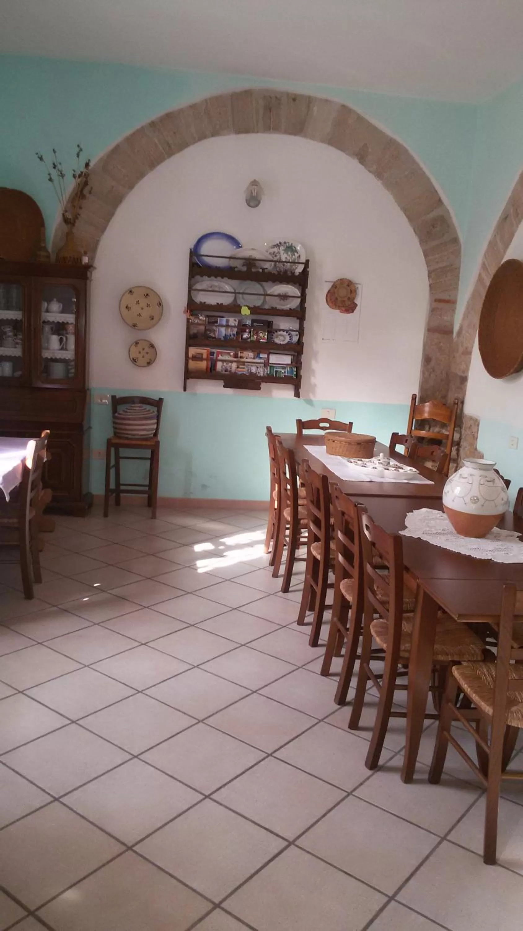 Restaurant/places to eat in La Casa Rossa