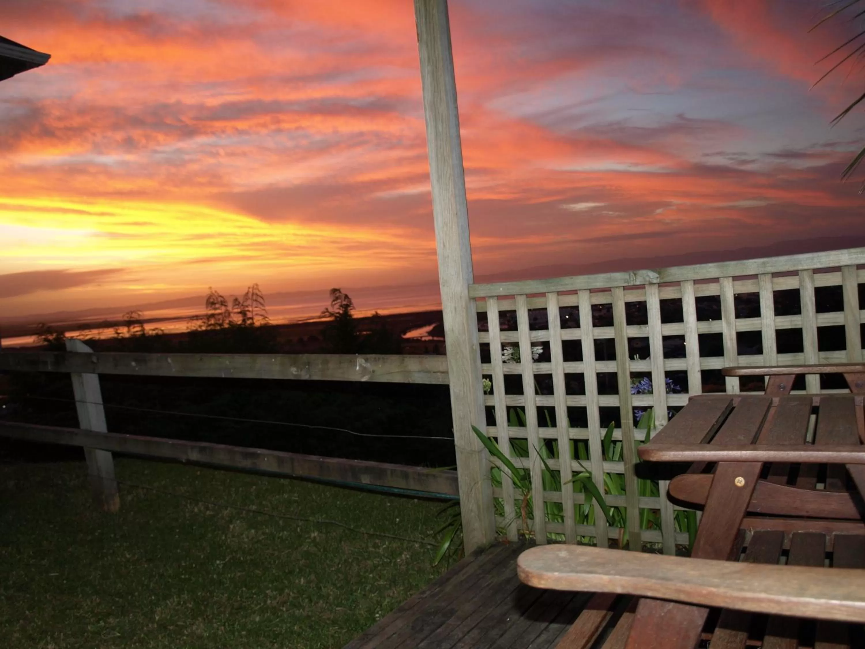Sunset in Grafton Cottage & Chalets