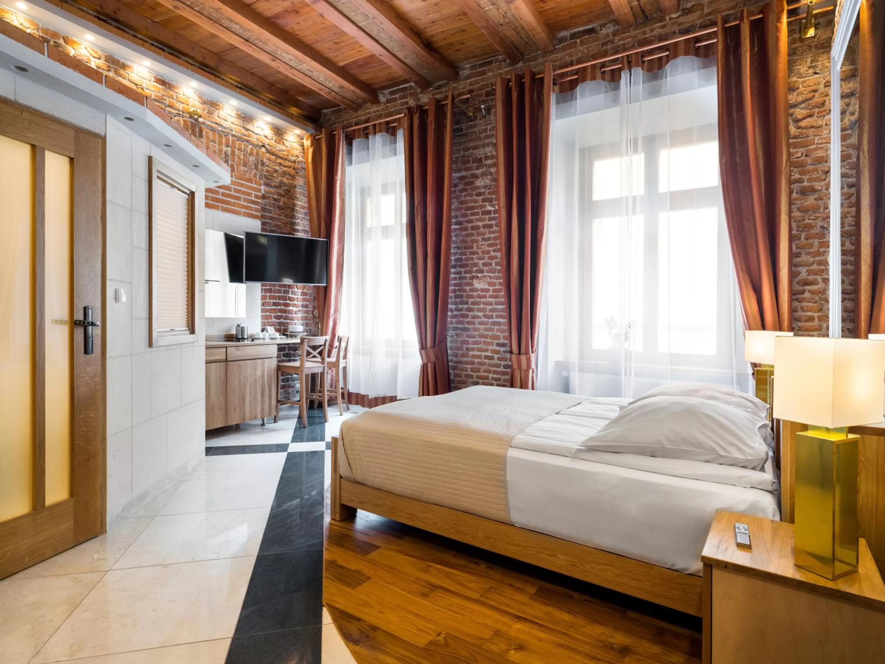 Bed in Aparthotel Stare Miasto