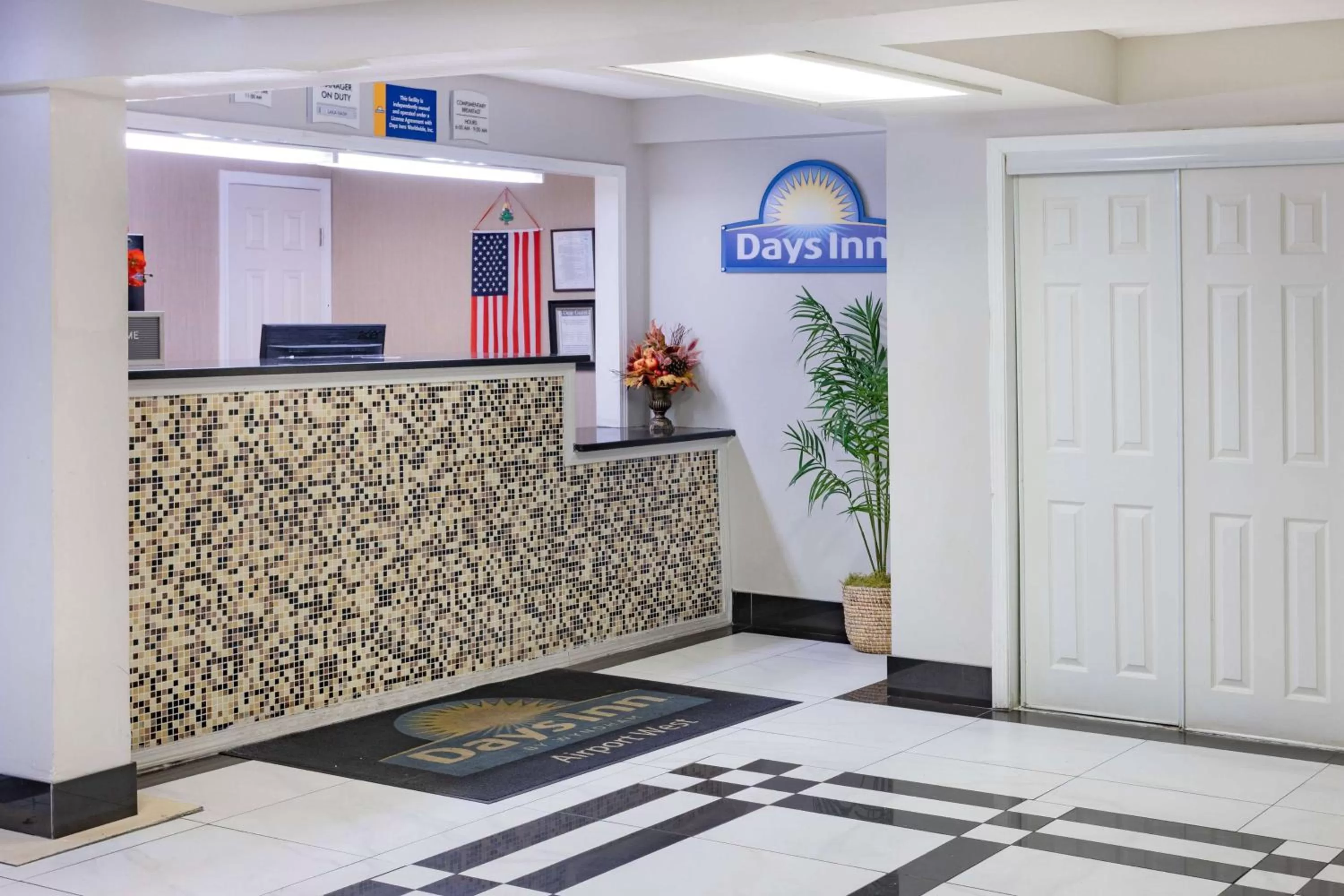 Lobby or reception in Days Inn by Wyndham Hartsfield Jackson Atlanta Airport West
