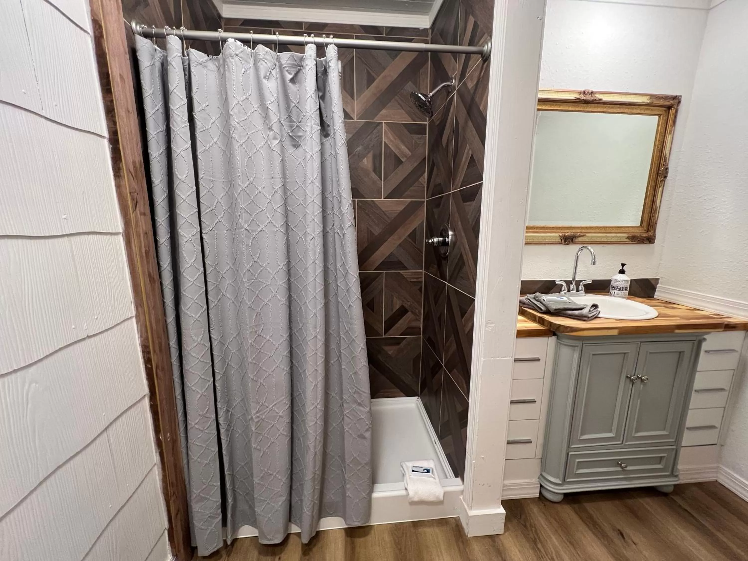 Shower in Kozy Haven Log Cabin Rentals