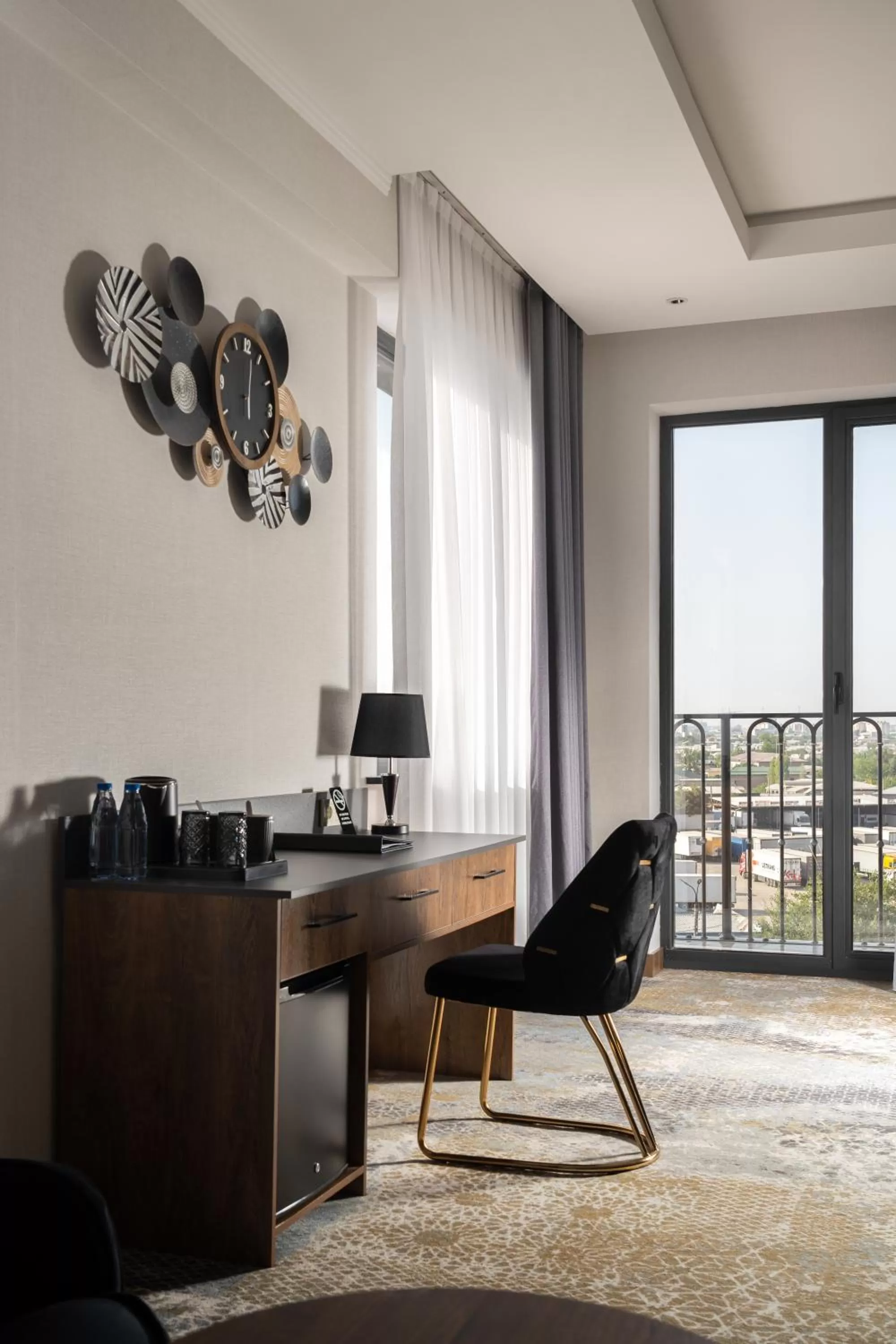 Seating area in Shamsan Airport Hotel