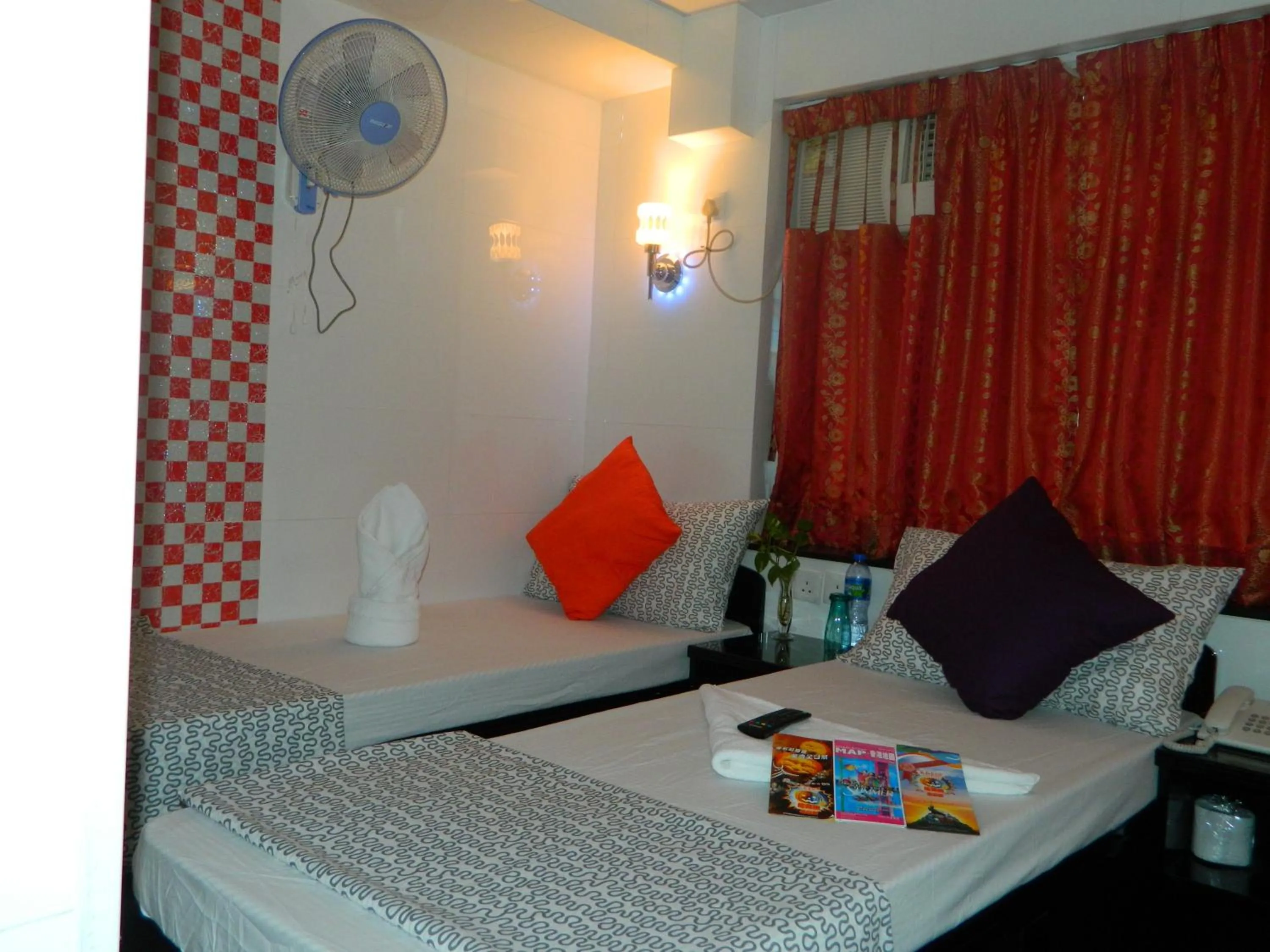 Bedroom, Bed in New London Hostel