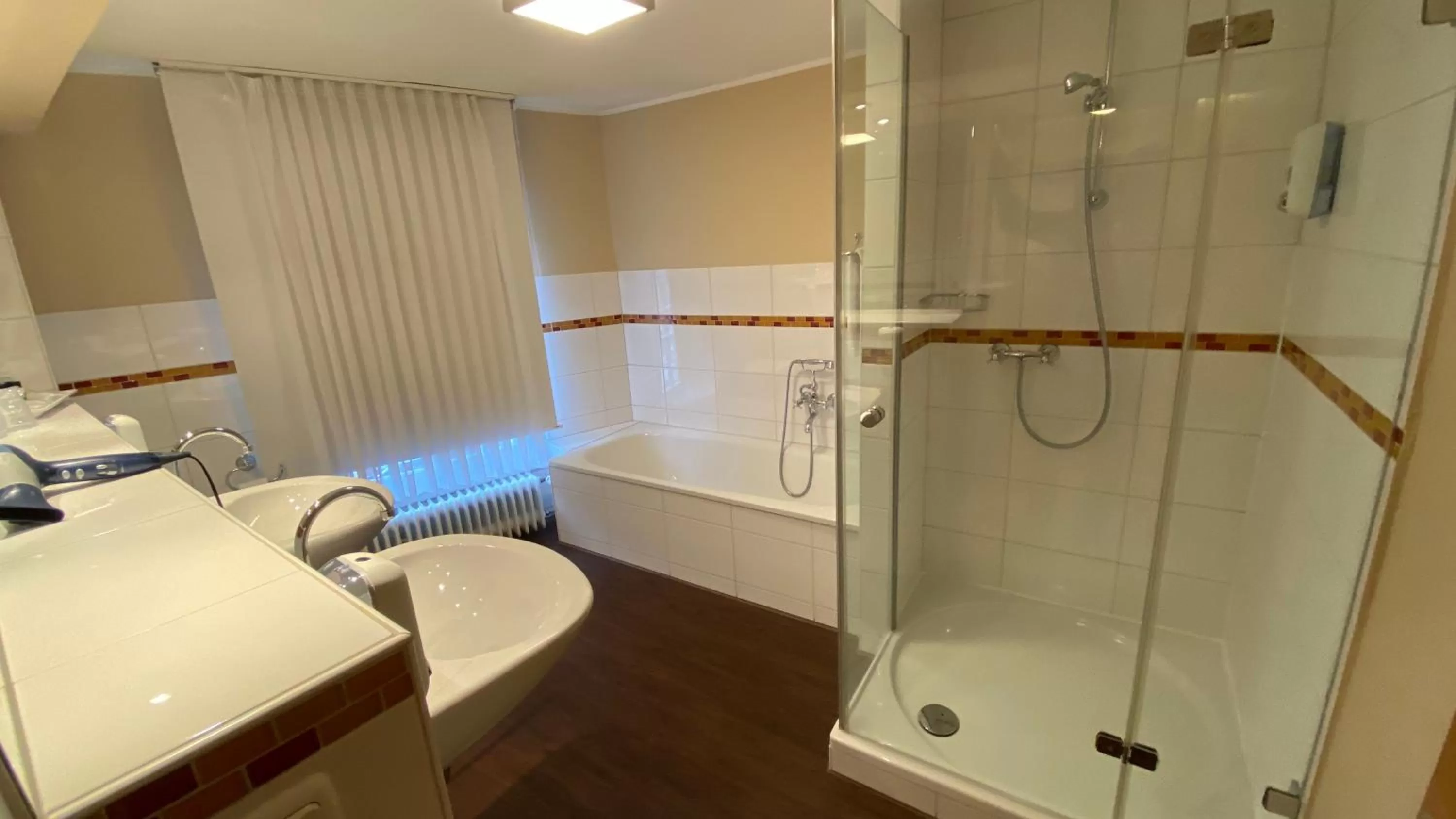 Horchem Hotel-Restaurant-Café-Bar