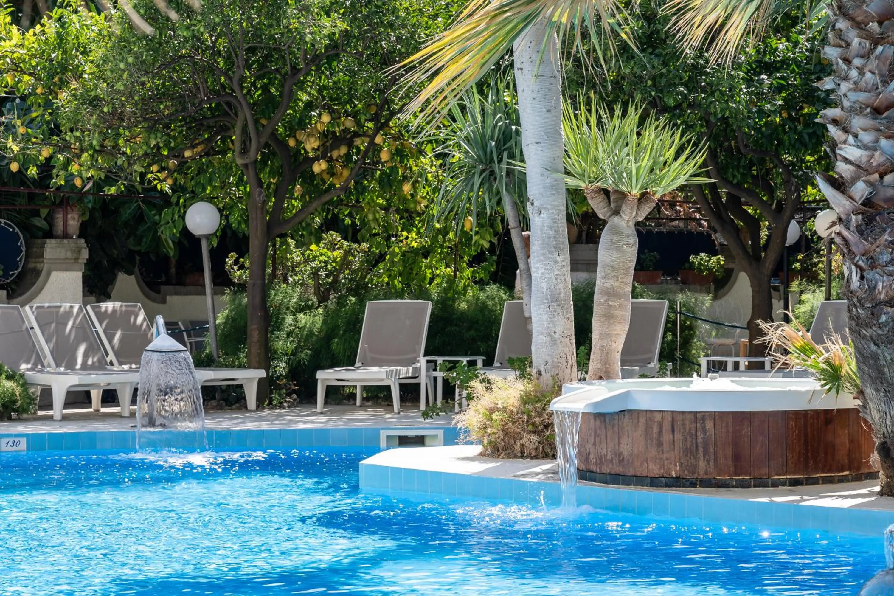 Swimming pool in Reginna Palace Hotel