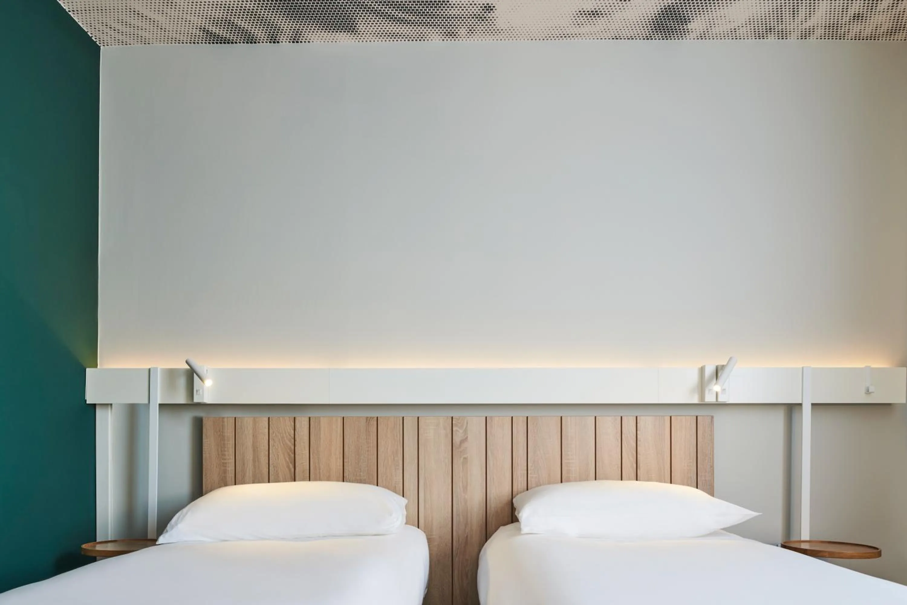 Bed in ibis Paris Nation Davout