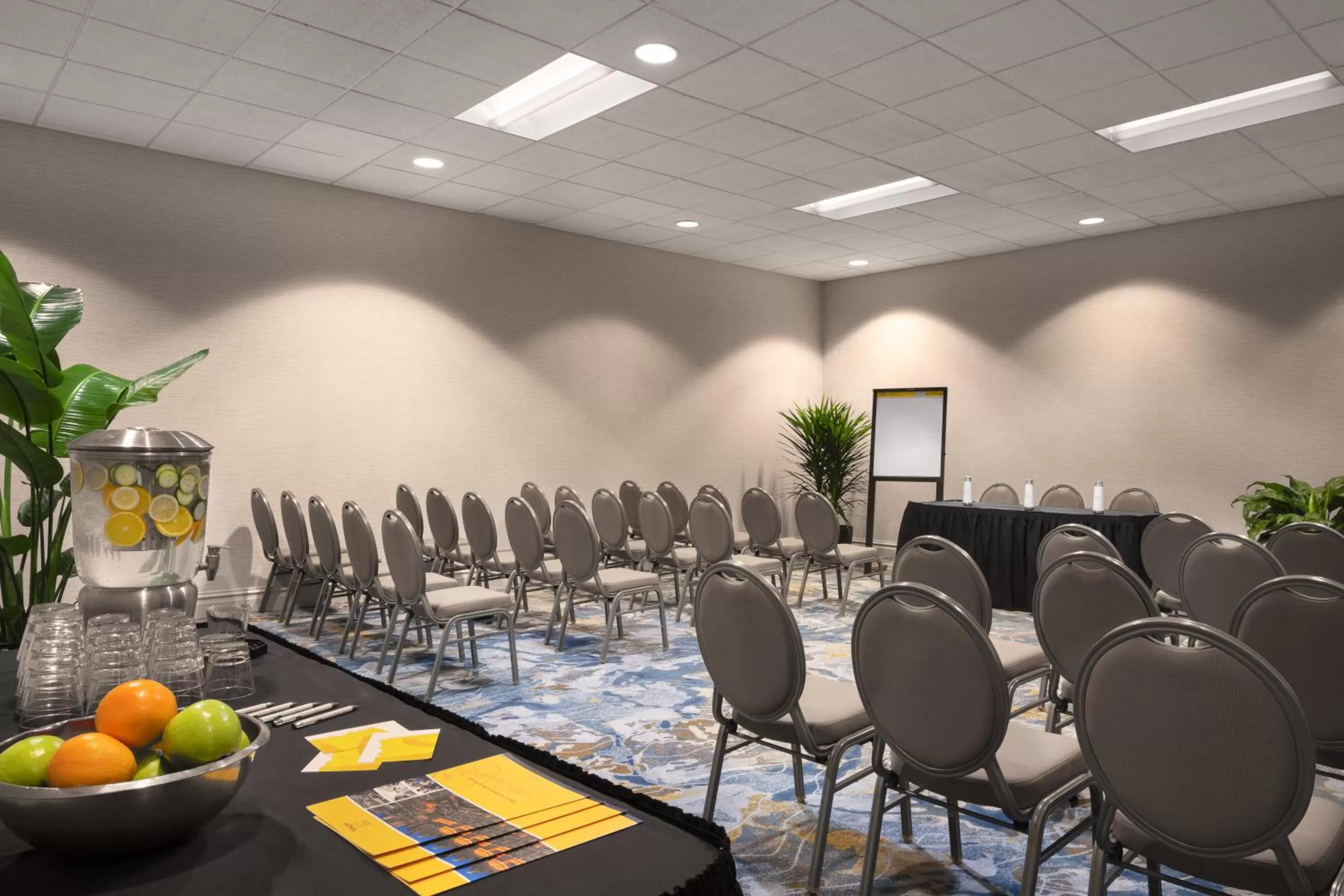 Meeting/conference room in voco Chicago Downtown - Riverwalk by IHG