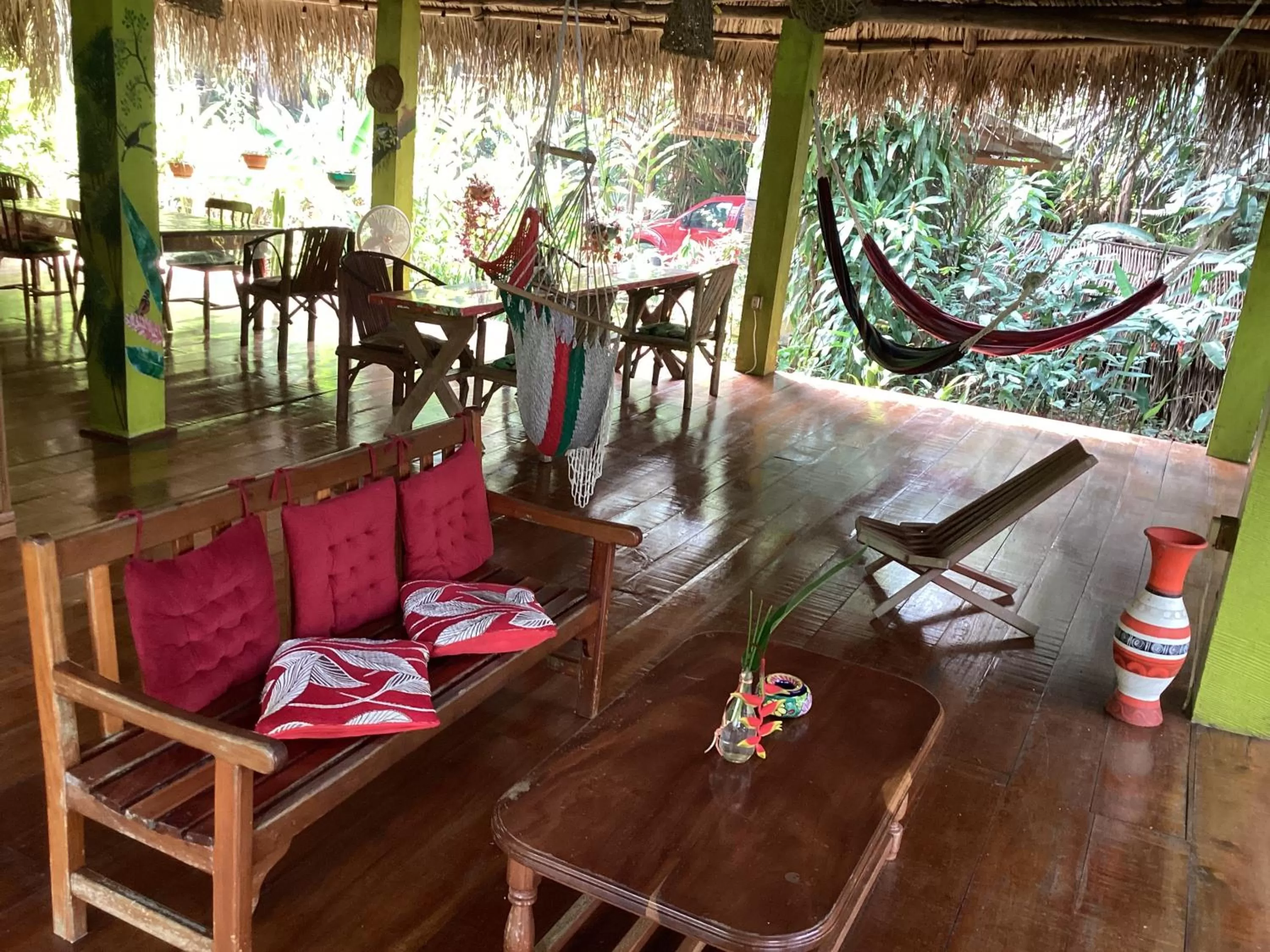 Restaurant/places to eat in Sun Creek Lodge