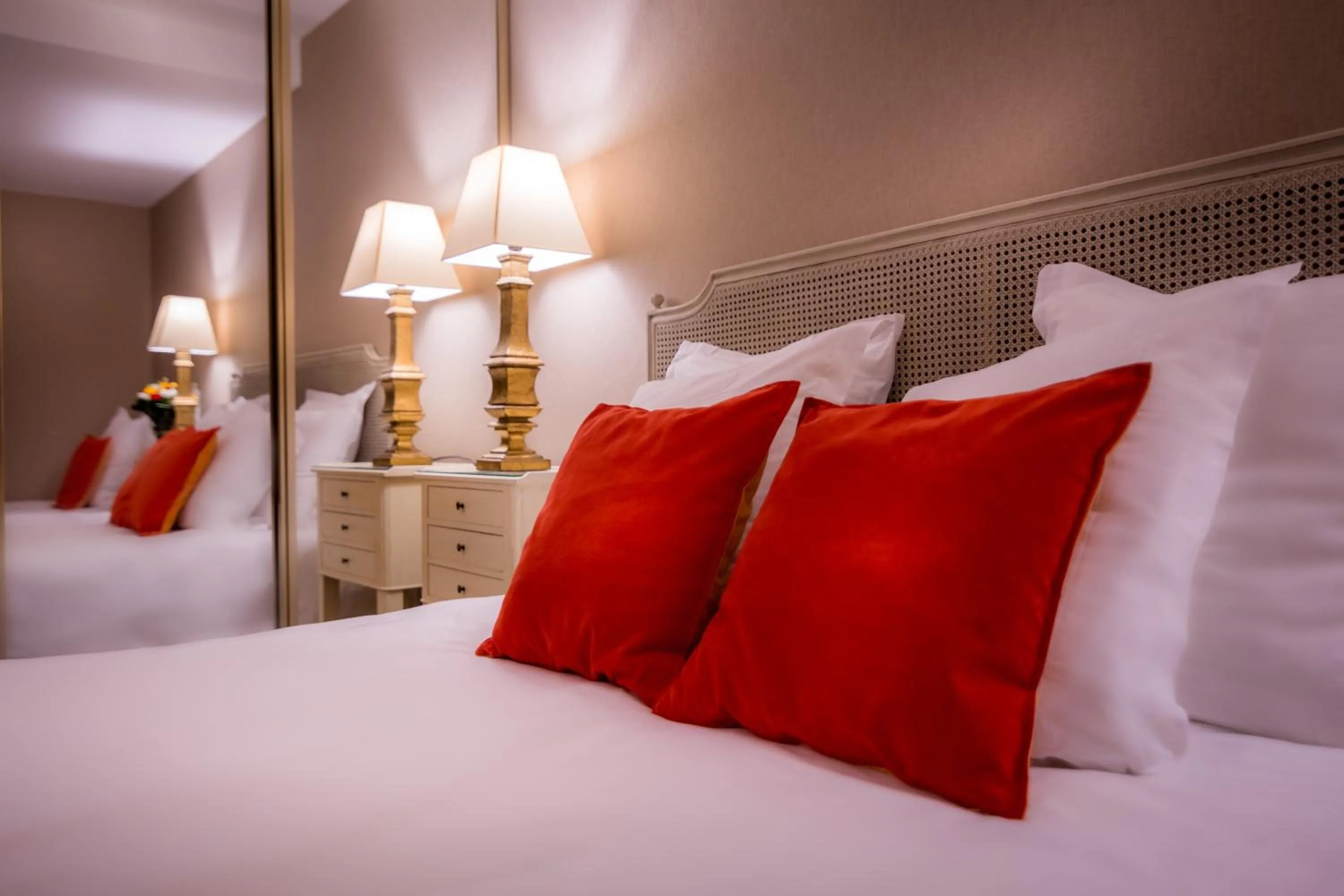 Bed in Champerret Heliopolis