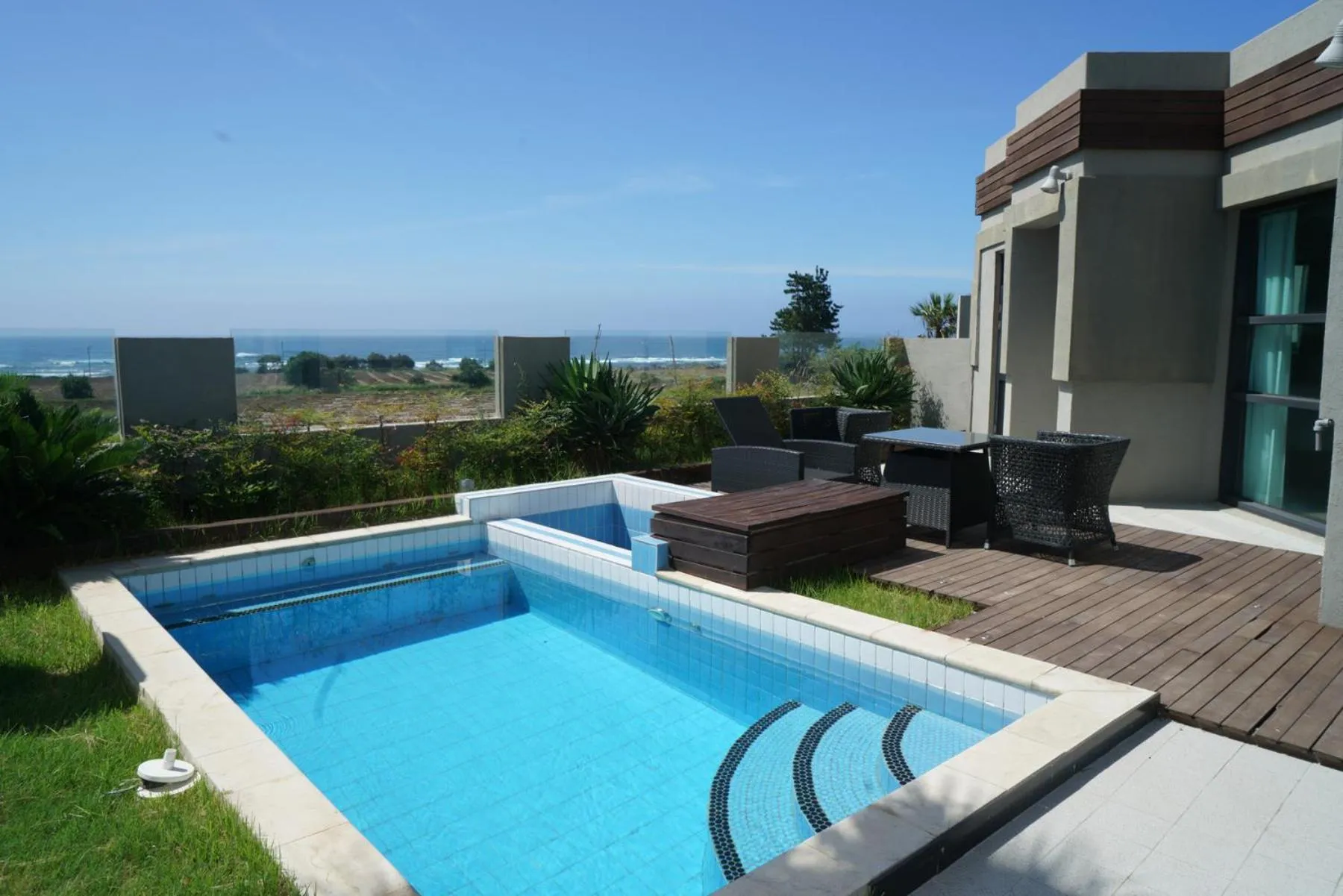 Swimming Pool in Jeju Hotel Scarboro