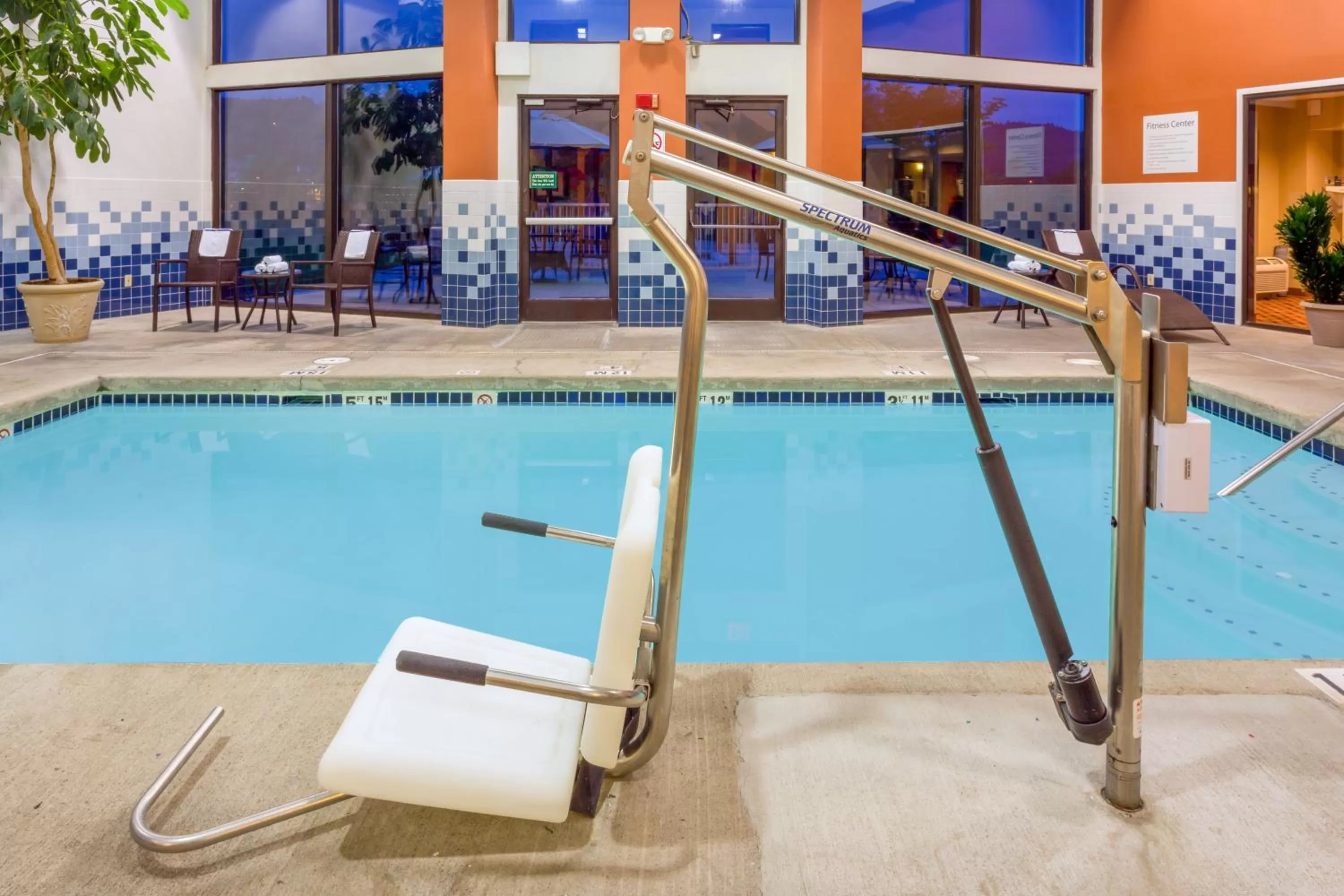 Swimming pool in Holiday Inn Express Roseburg by IHG