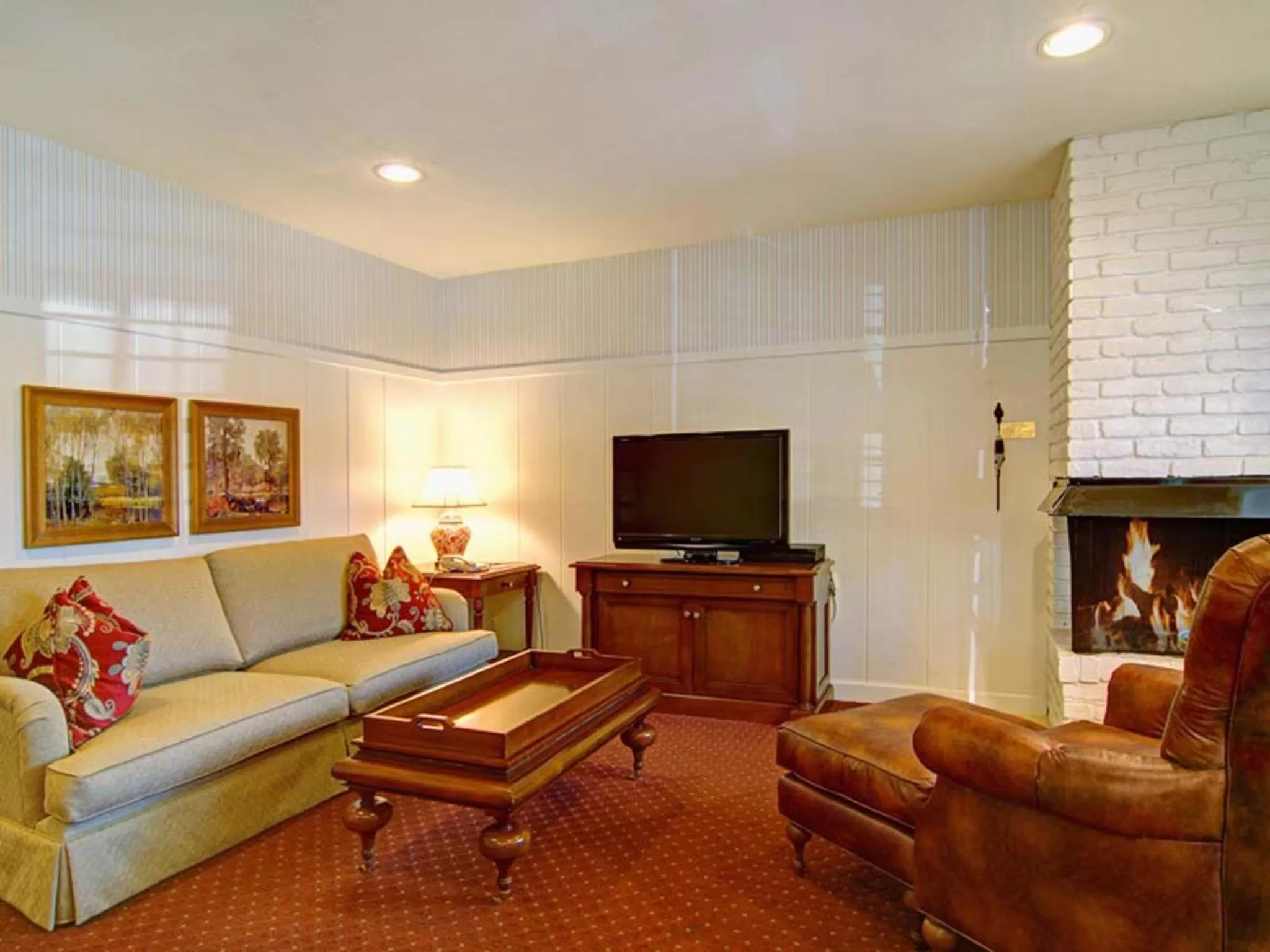 TV and multimedia in Wayside Inn