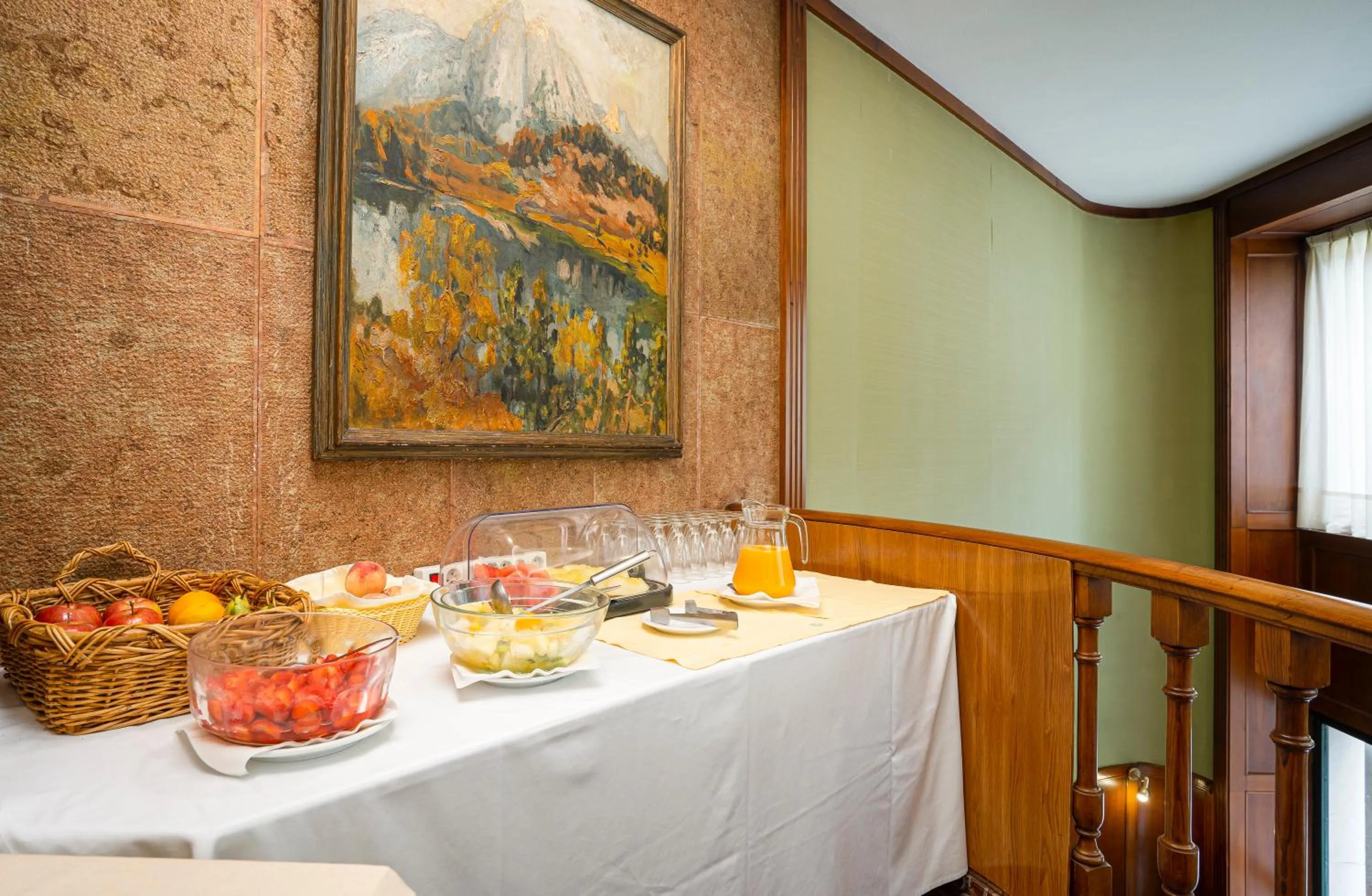 Breakfast in Hotel Hernán Cortés