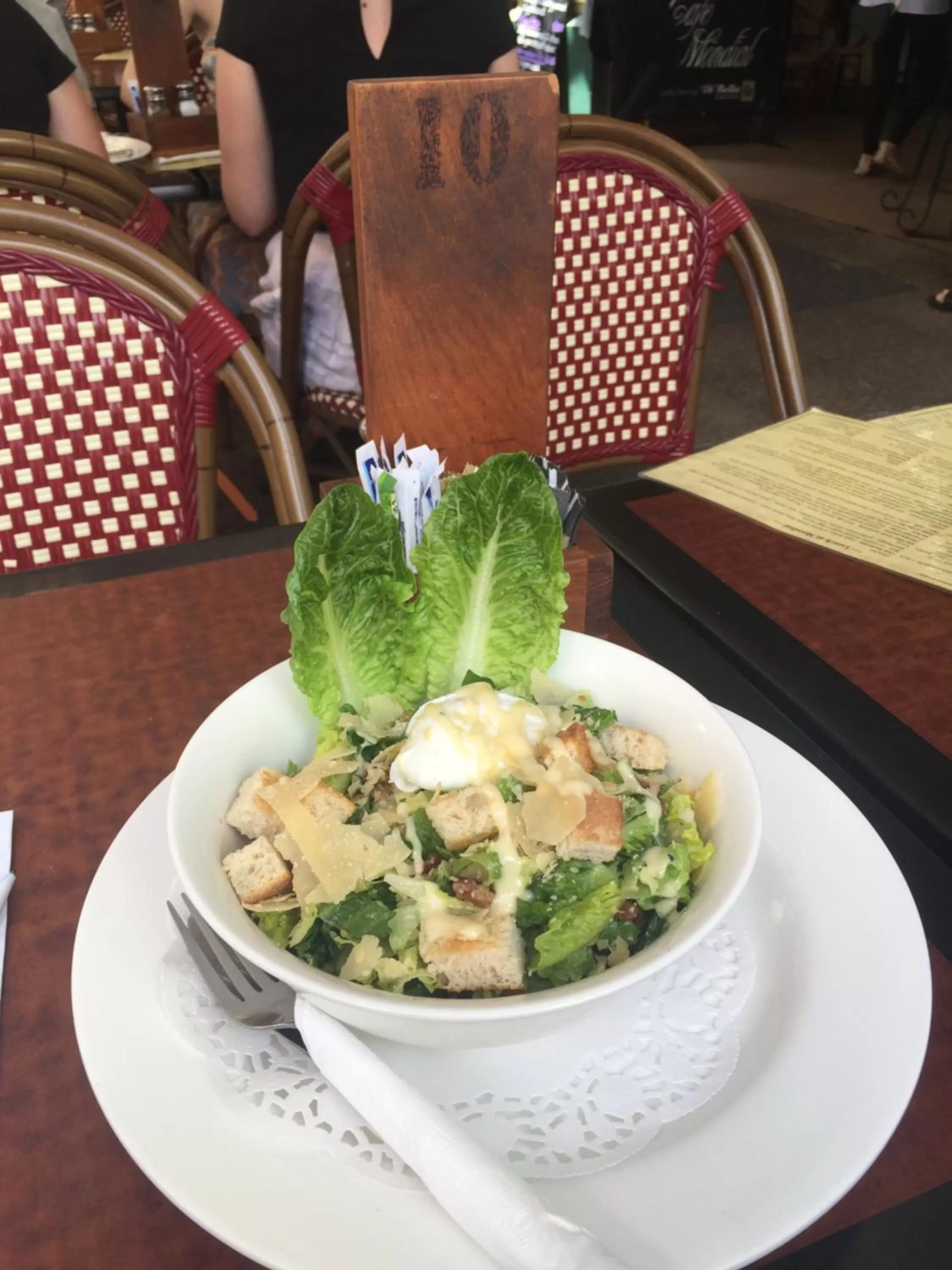 Food and drinks in Royal Albert Hotel