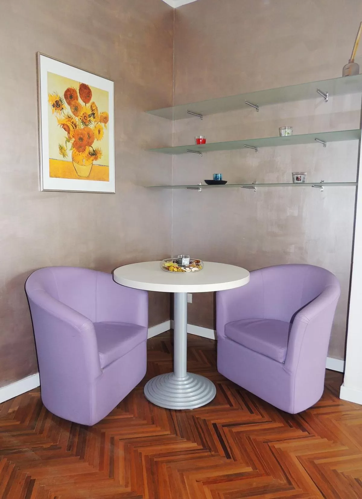 Seating area in Hotel Astoria