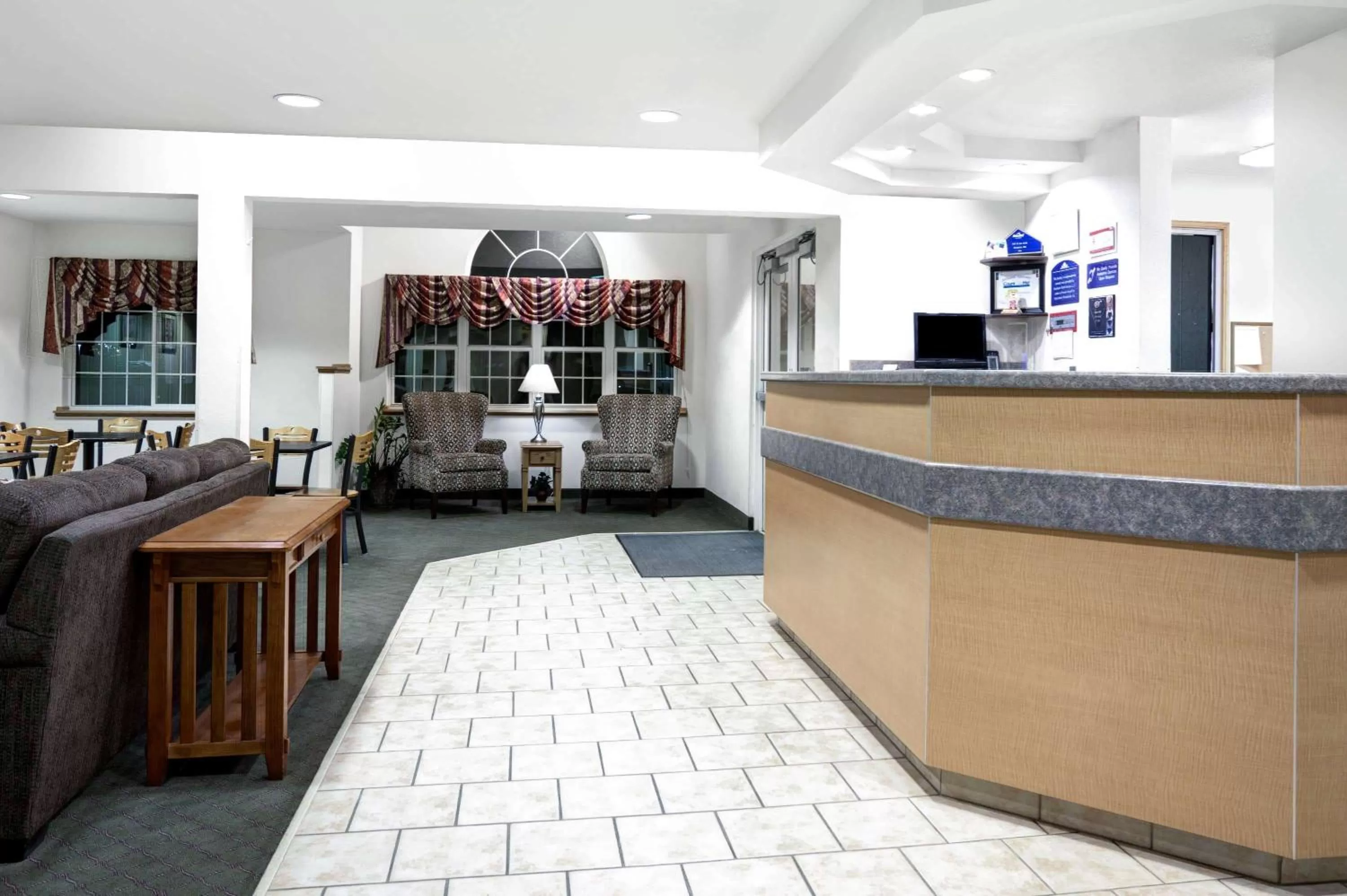 Lobby or reception in Microtel Inn & Suites by Wyndham Mankato