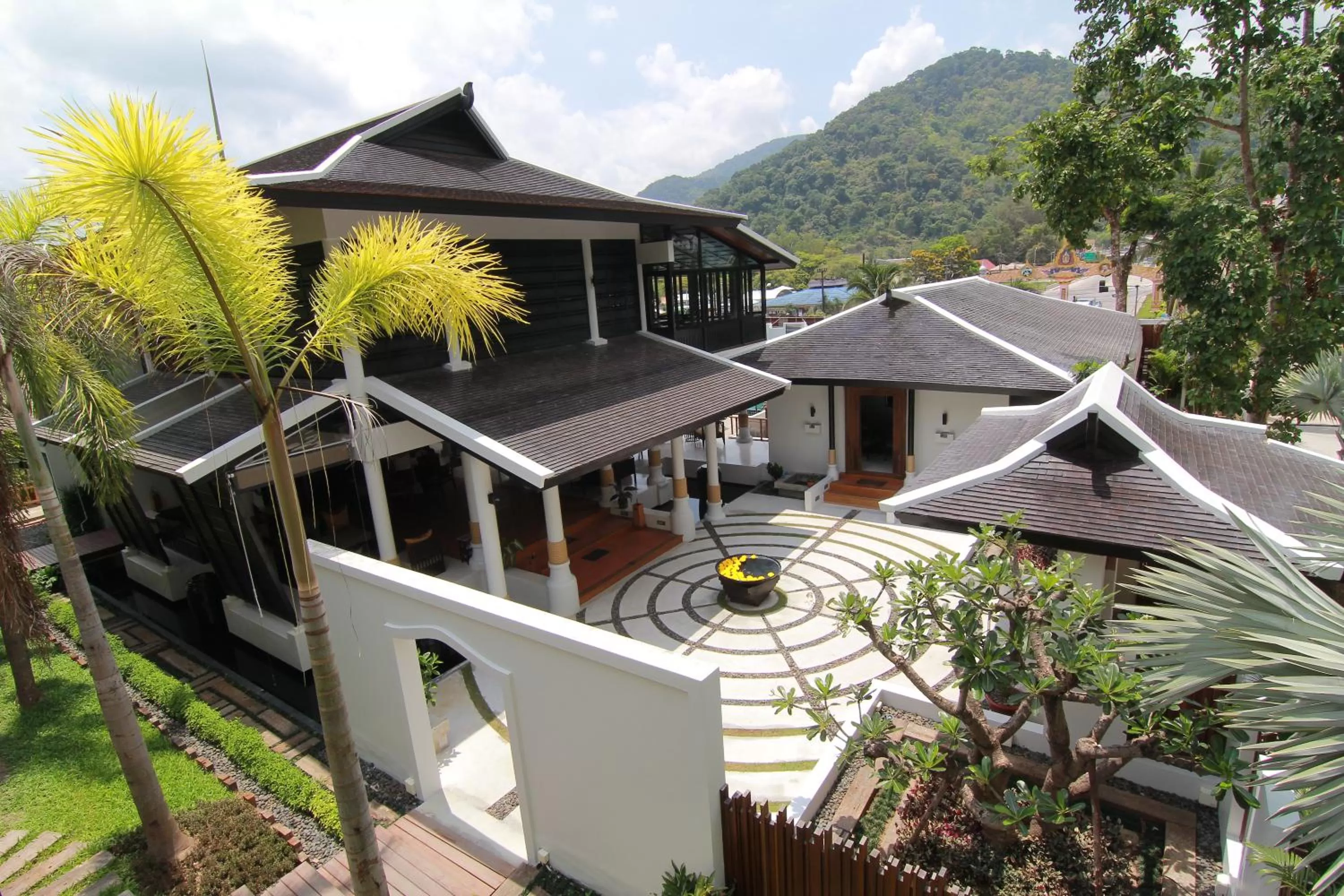 Inner courtyard view in Numsai Khaosuay Resort