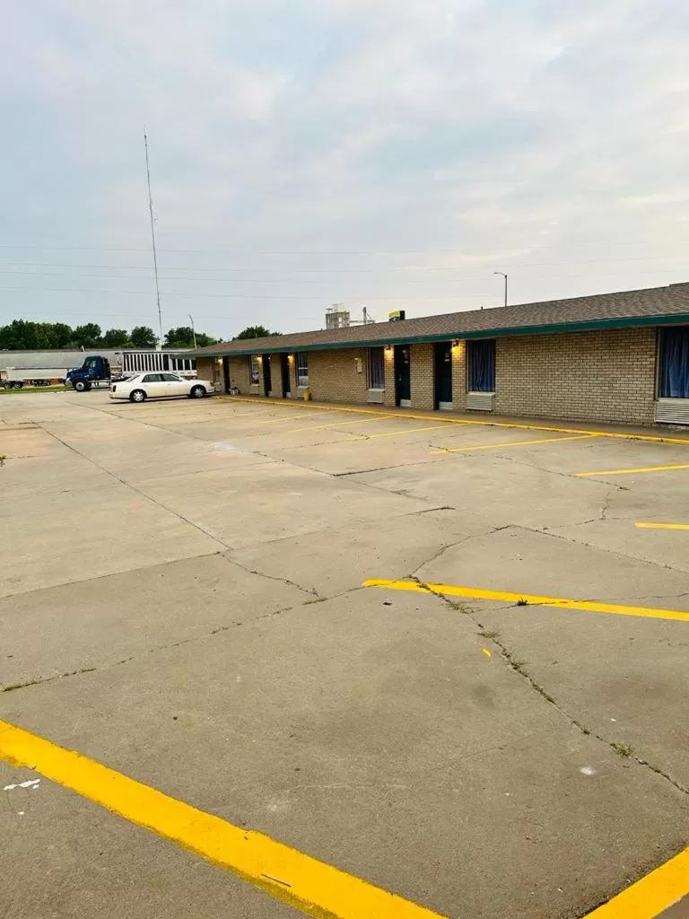 Property building in Travel Inn & Suites