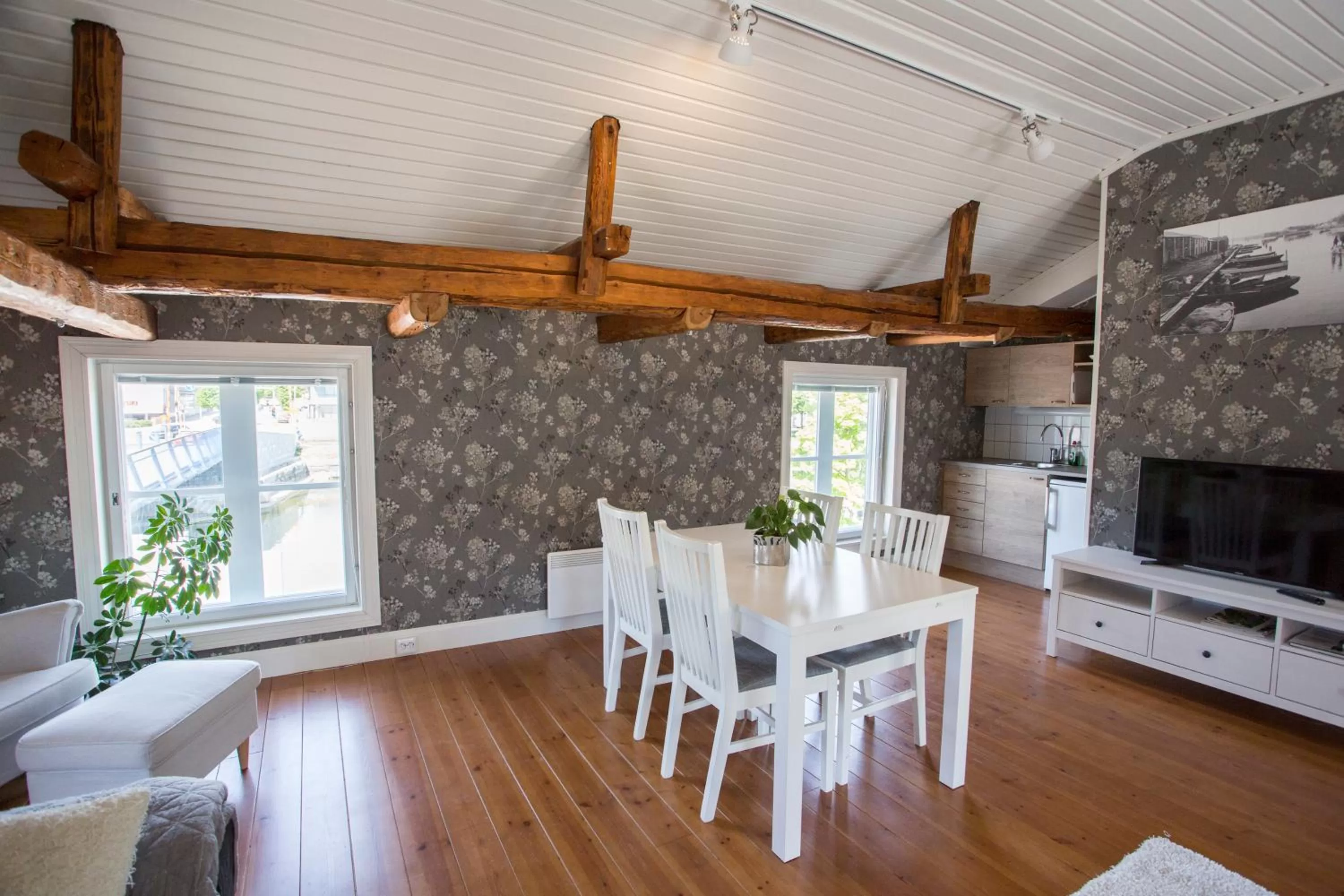 Seating area in Hotelli Aittaranta